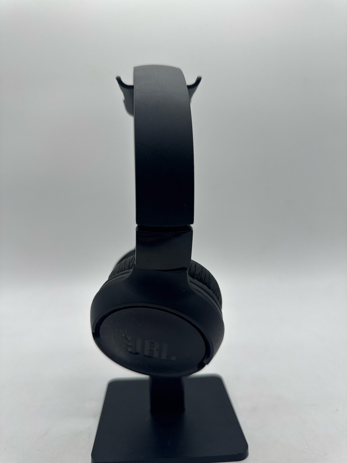 JBL Tune 520BT Wireless On-Ear Headphones Bluetooth – Black