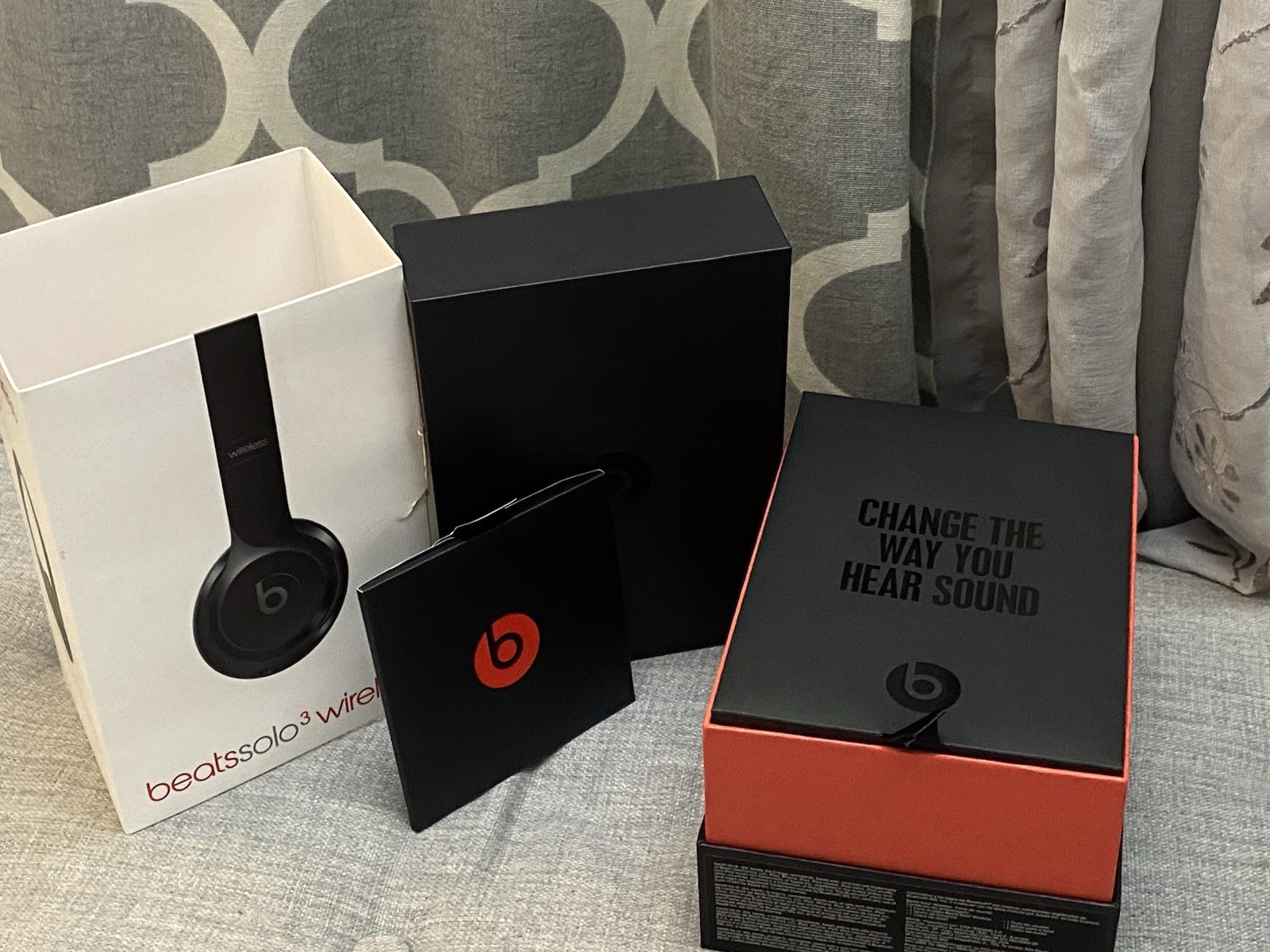 Beats by Dr. Dre Solo3 Over the Ear Headphone – Gloss Black