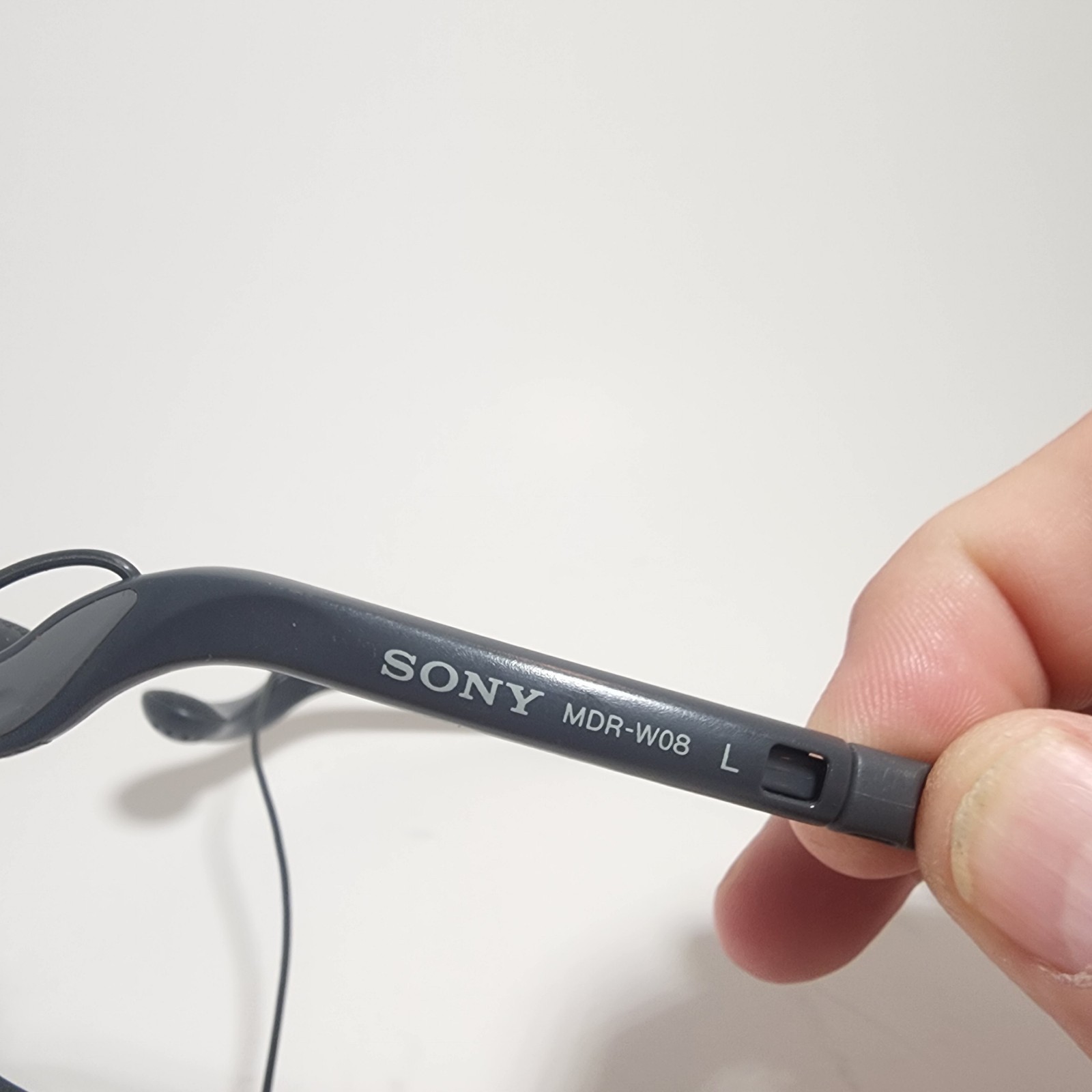 Sony MDR-W08 Portable Lightweight Stereo Headphones – Tested and Working!