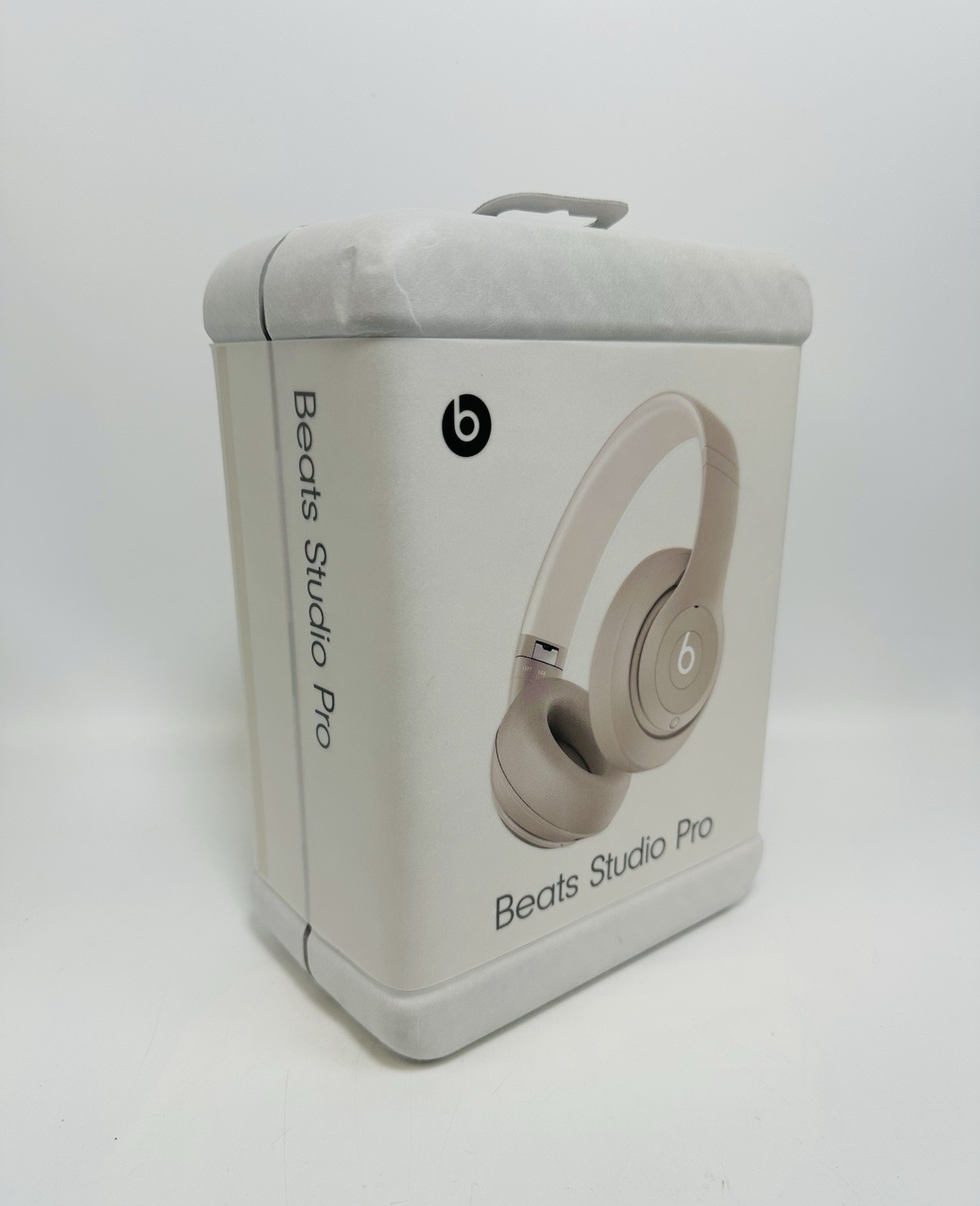 Beats Studio Pro – Premium Wireless Headphones – Sandstone *SEALED*