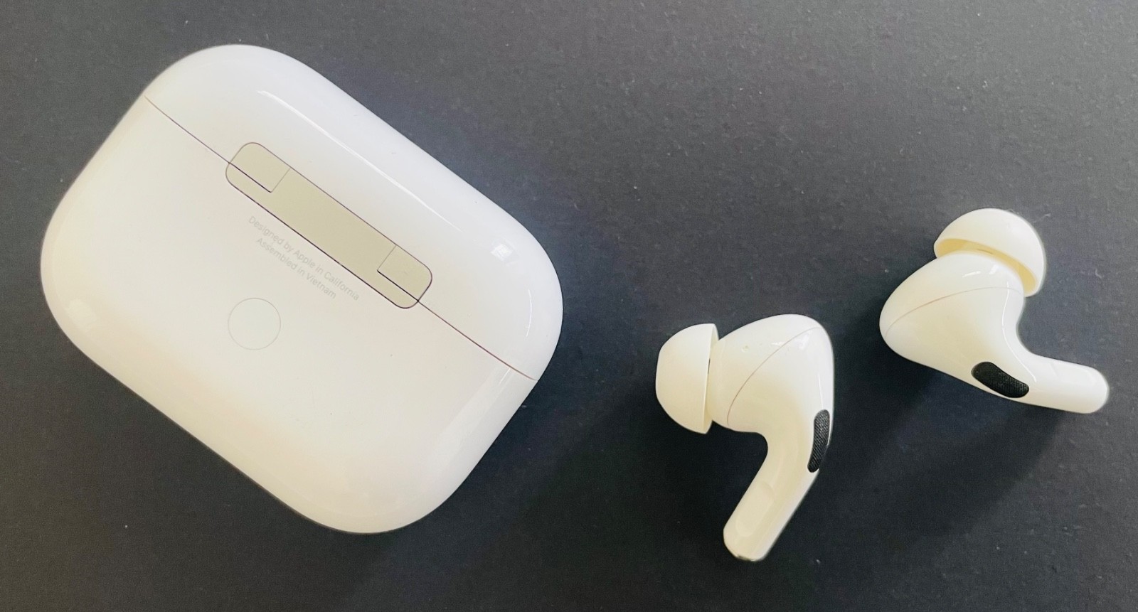 MIX of Headphones – Apple AirPods Pro gen 1, Apple Headphones lightning & other