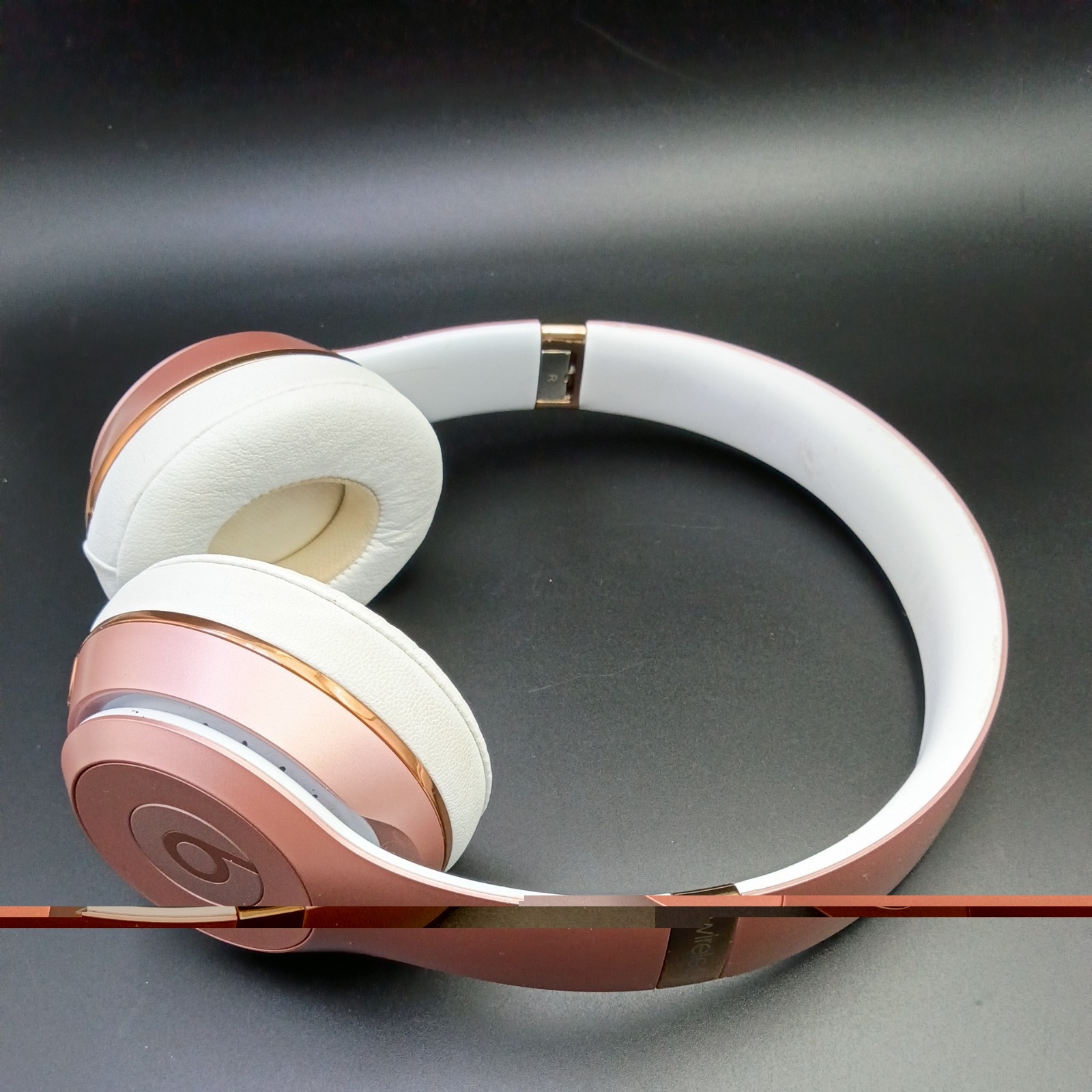 Beats by Dr. Dre Beats Solo3 Wireless Headphones Rose/Gold (Aesthetic details)