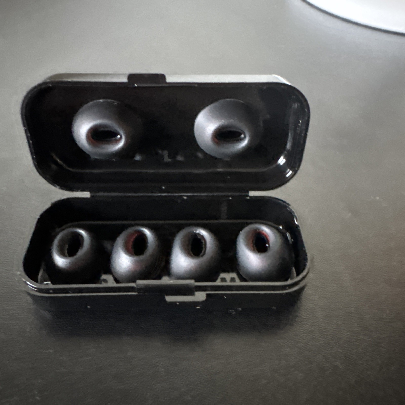 JBL Tune Flex Wireless Ear Buds. Comes With Charger, Earbud Sizes, And Case