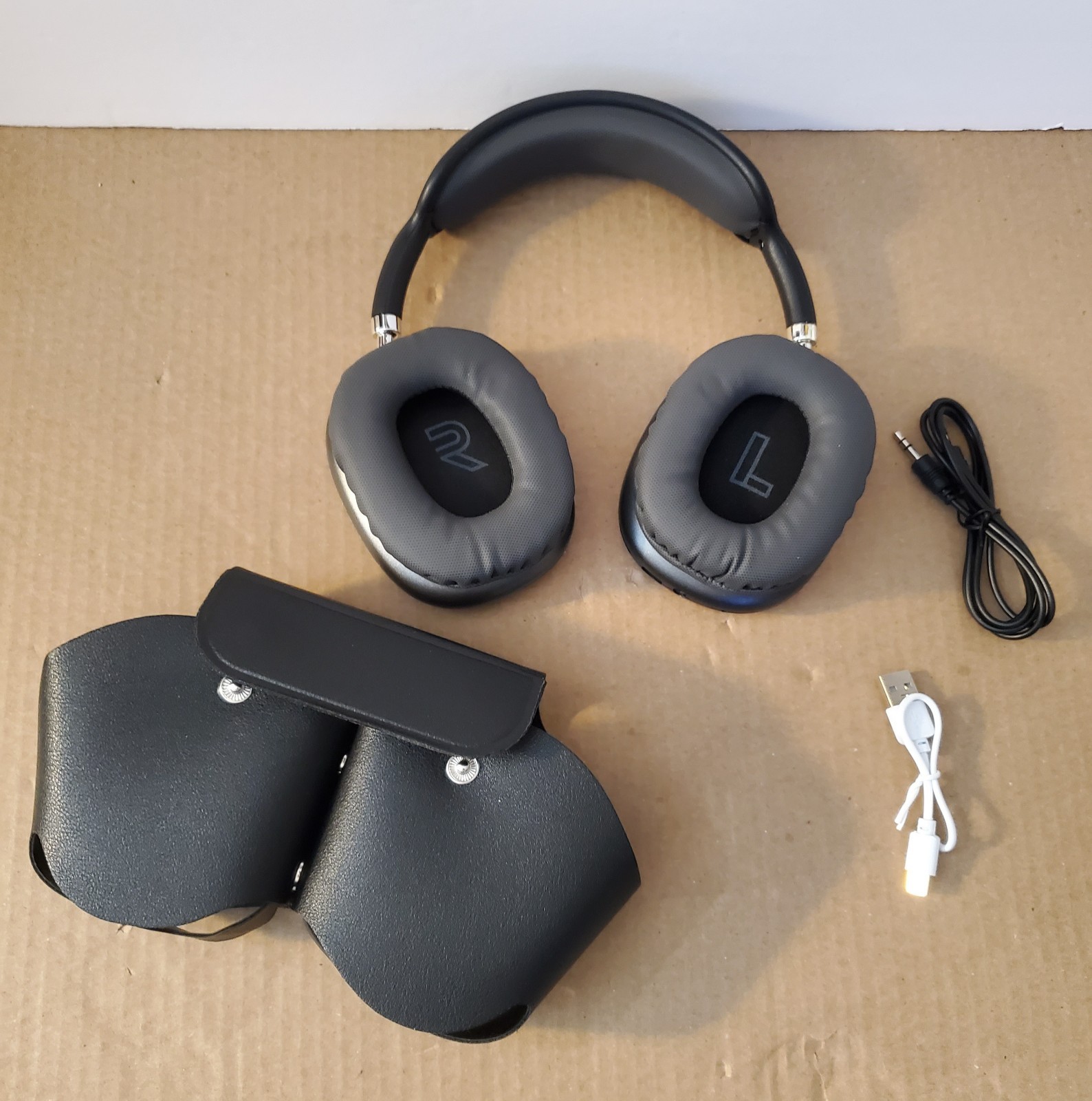 Over the Ear Wireless Headphones – Black