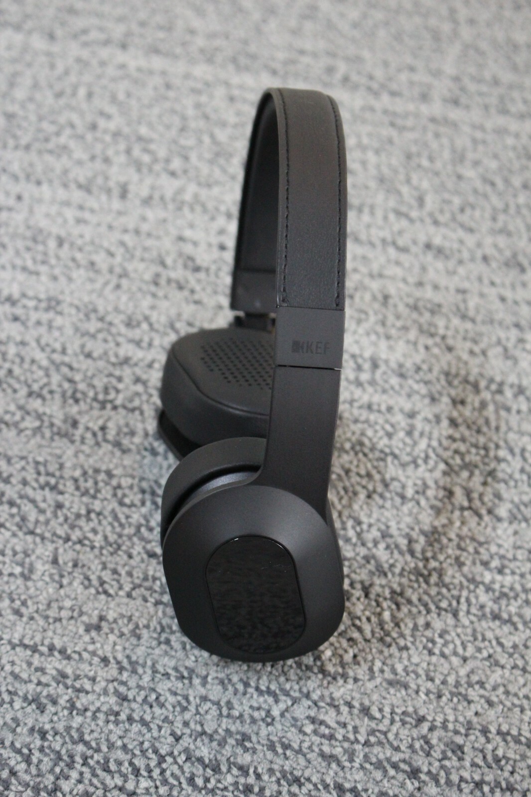 KEF M400 Hi-Fi Headphones – Deep Black