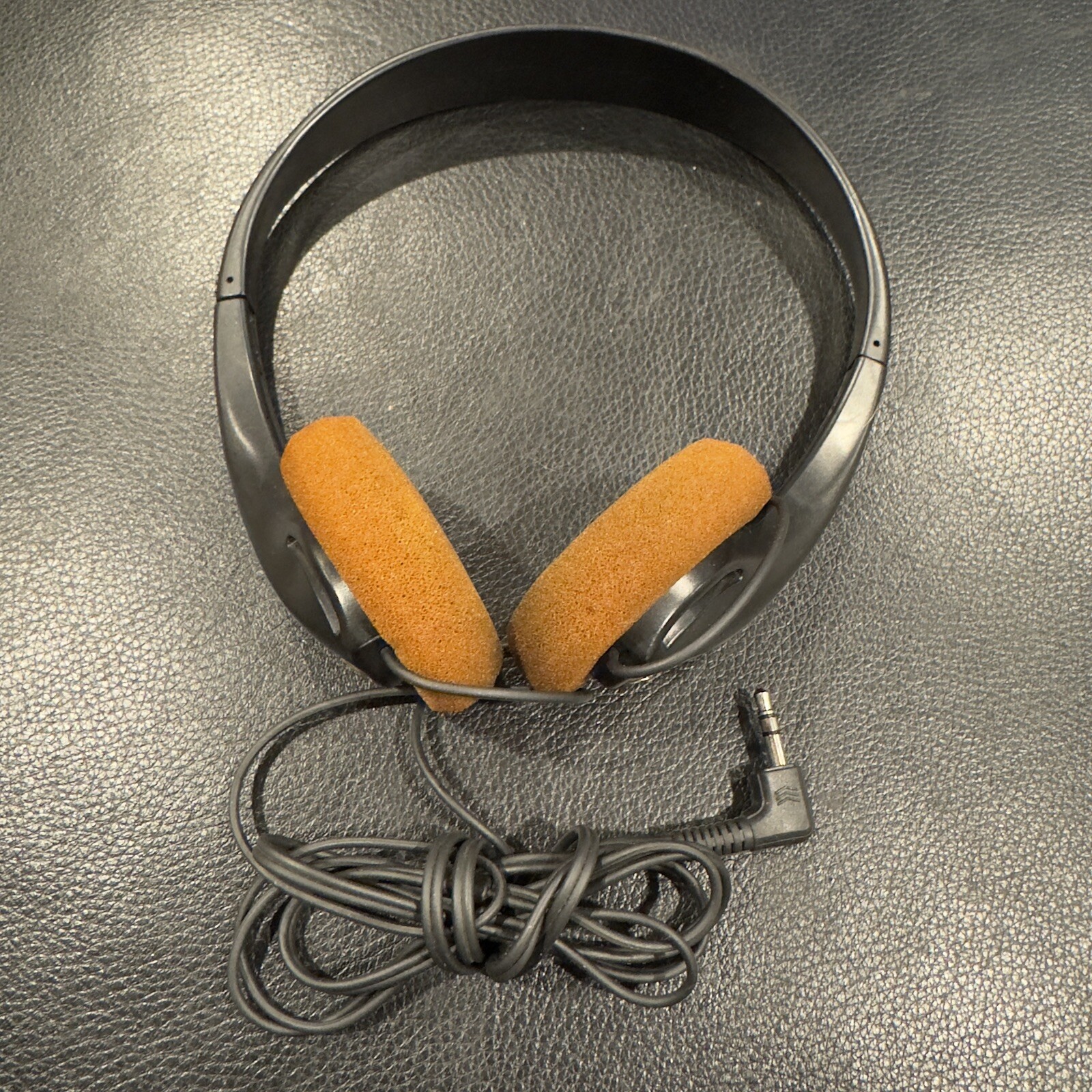 VTG Aiwa HP-A270A * Black + Gold Stereo Wired Headphones * 30mm Drivers Tested