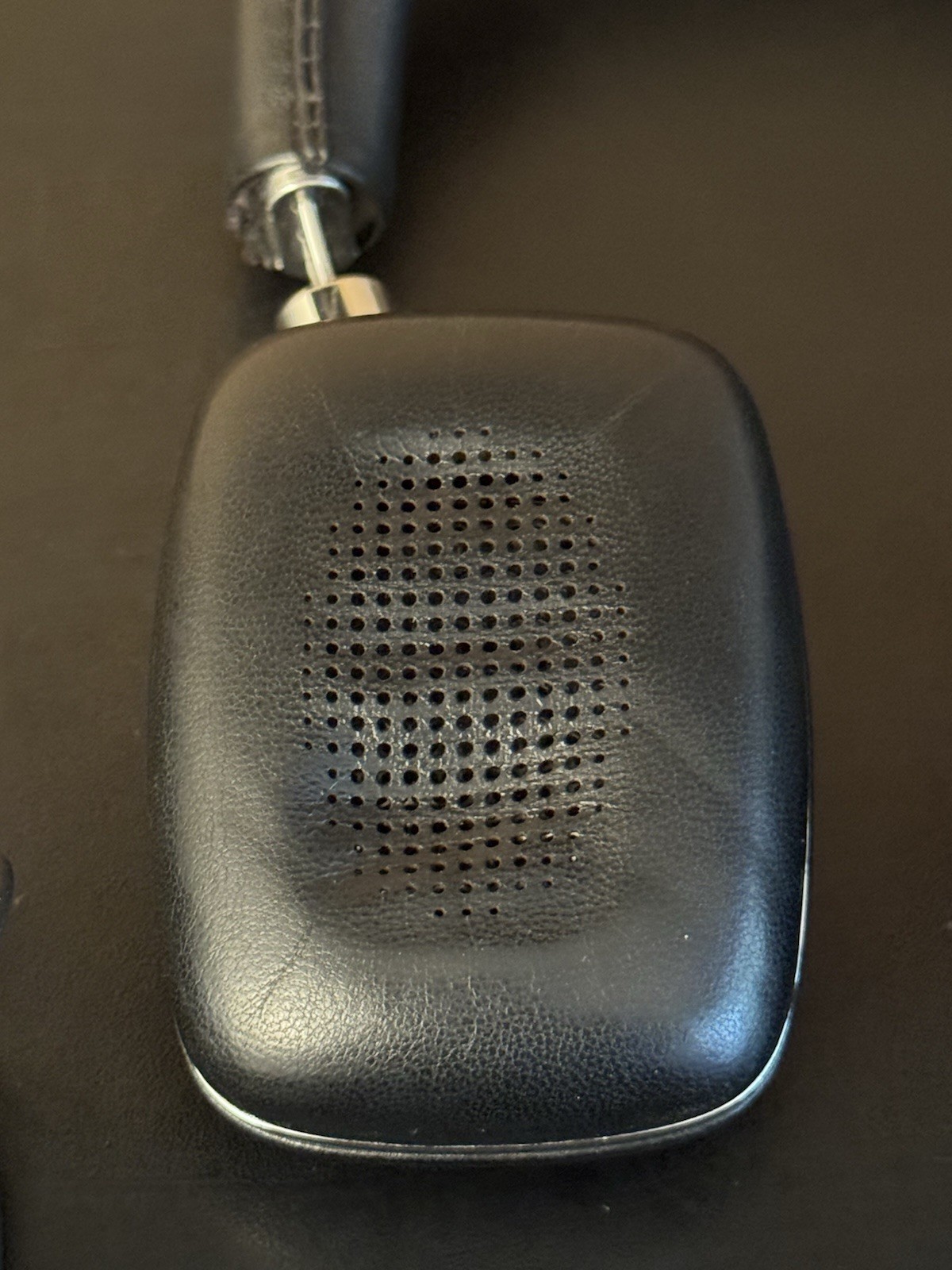 Bowers & Wilkins P5 Wired On-Ear Headphones w/ Case **READ**