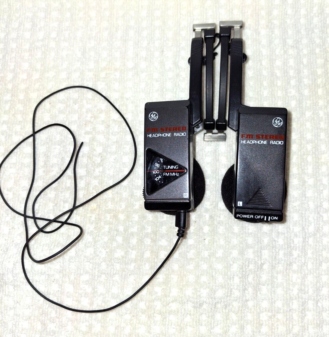 Vintage 1980’s General Electric GE 7-1285 Foldable FM Radio Headphones