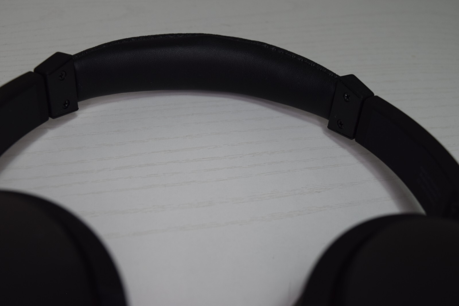 Delta Studio Premium Headset Headphones First Class Over Ear 2 Pins Noise Cancel
