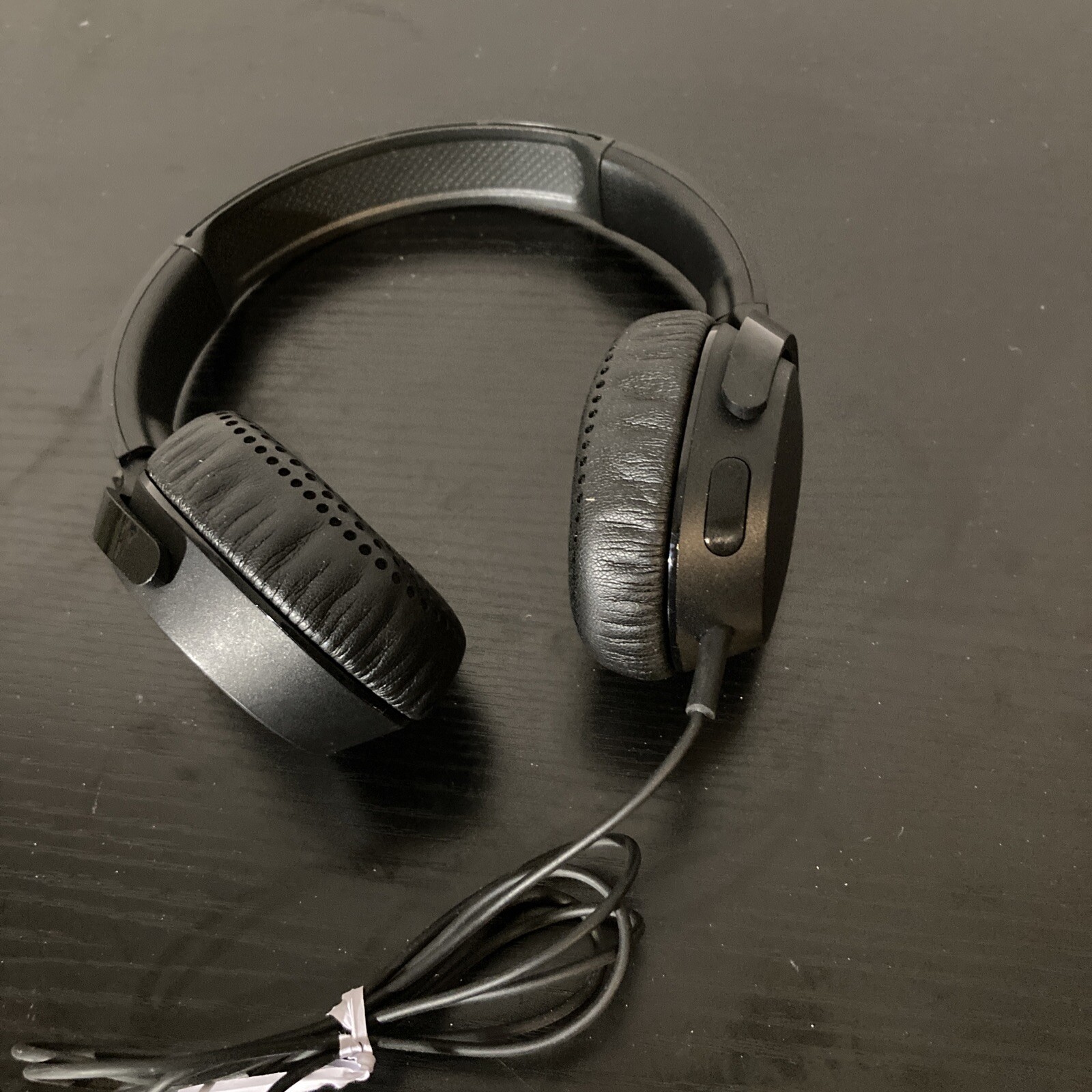 Skullcandy Riff On Ear Headphones Black S5PXY Tuned in, Turned up ￼ work great!!