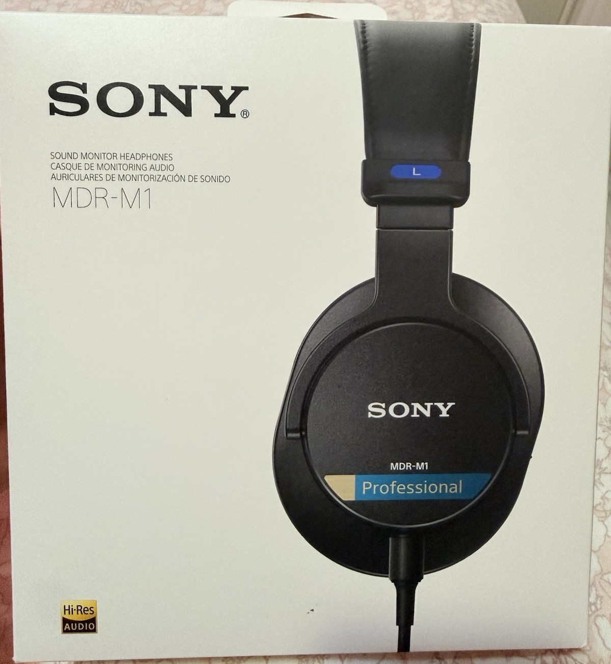 Sony MDR-M1 Hi-Res Wired Over-Ear Studio Monitor Headphones 40mm Black