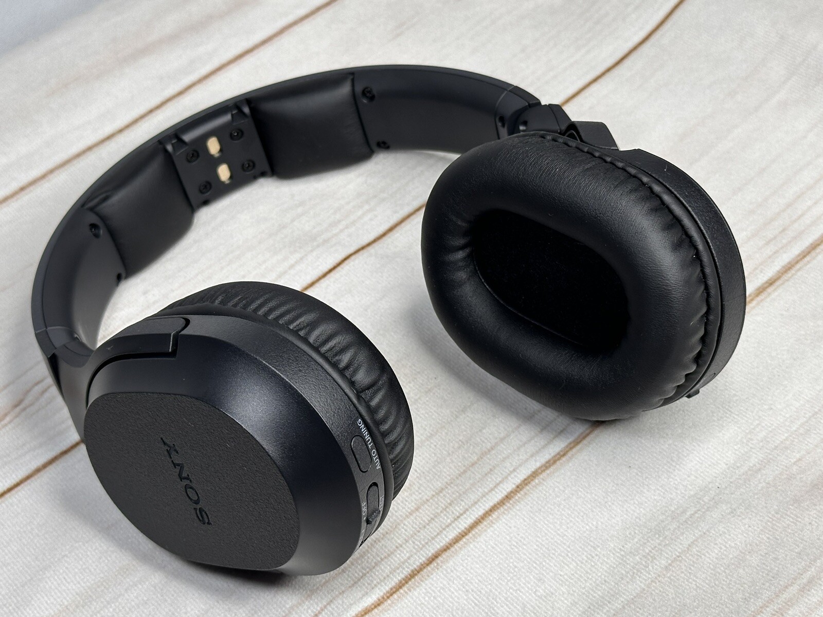 Sony WH-RF400 Wireless Home Theater-Replacement Headphones Only for TV