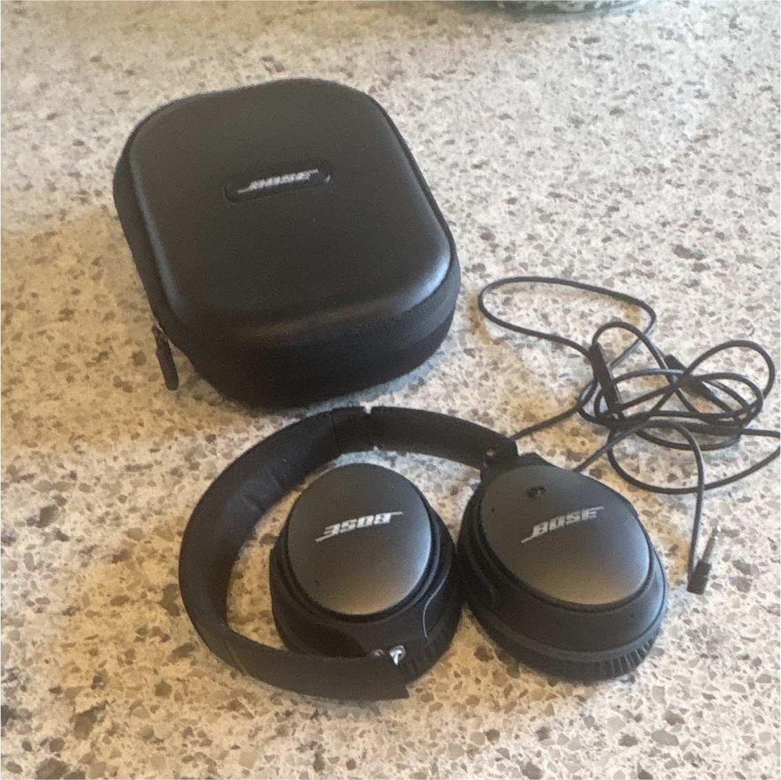Bose Black Over-Ear Wired 3.5mm Headphones Adjustable Headband w/ Case