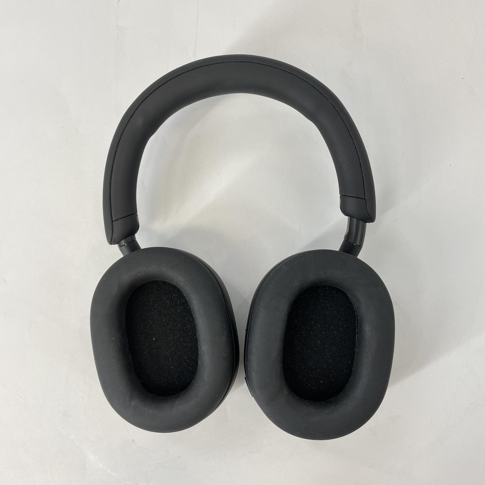 Sony WH-1000XM5 Headphones Black w/ Charger – Excellent Condition
