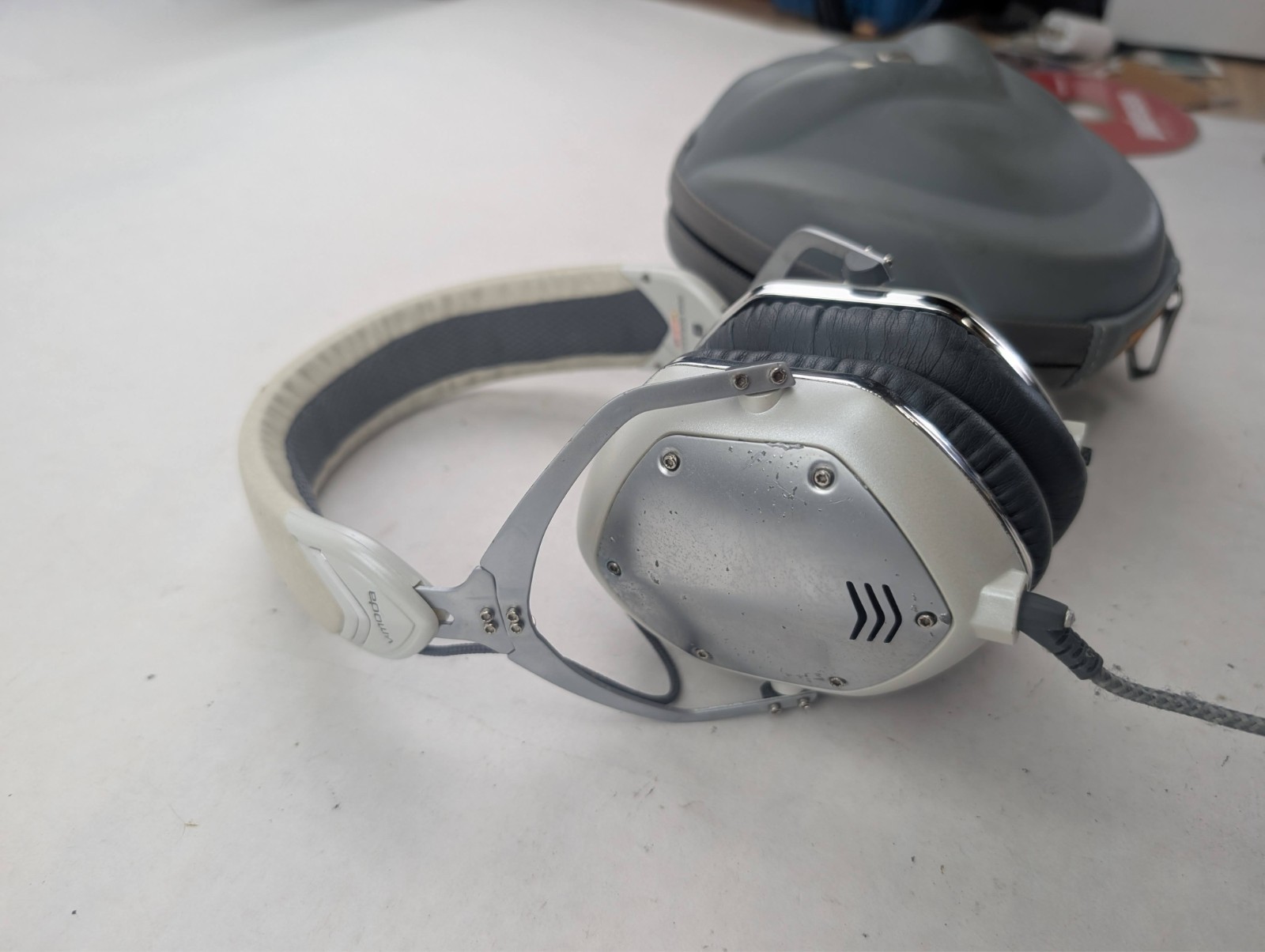 V-Moda Crossfade M-100 Over-Ear Headphones – White Silver – READ!