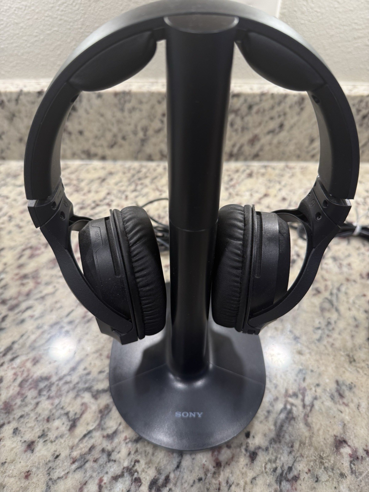 Set Of 2 Sony Wireless Headphones WH-RF400R with Transmitter Dock TMR-RF400