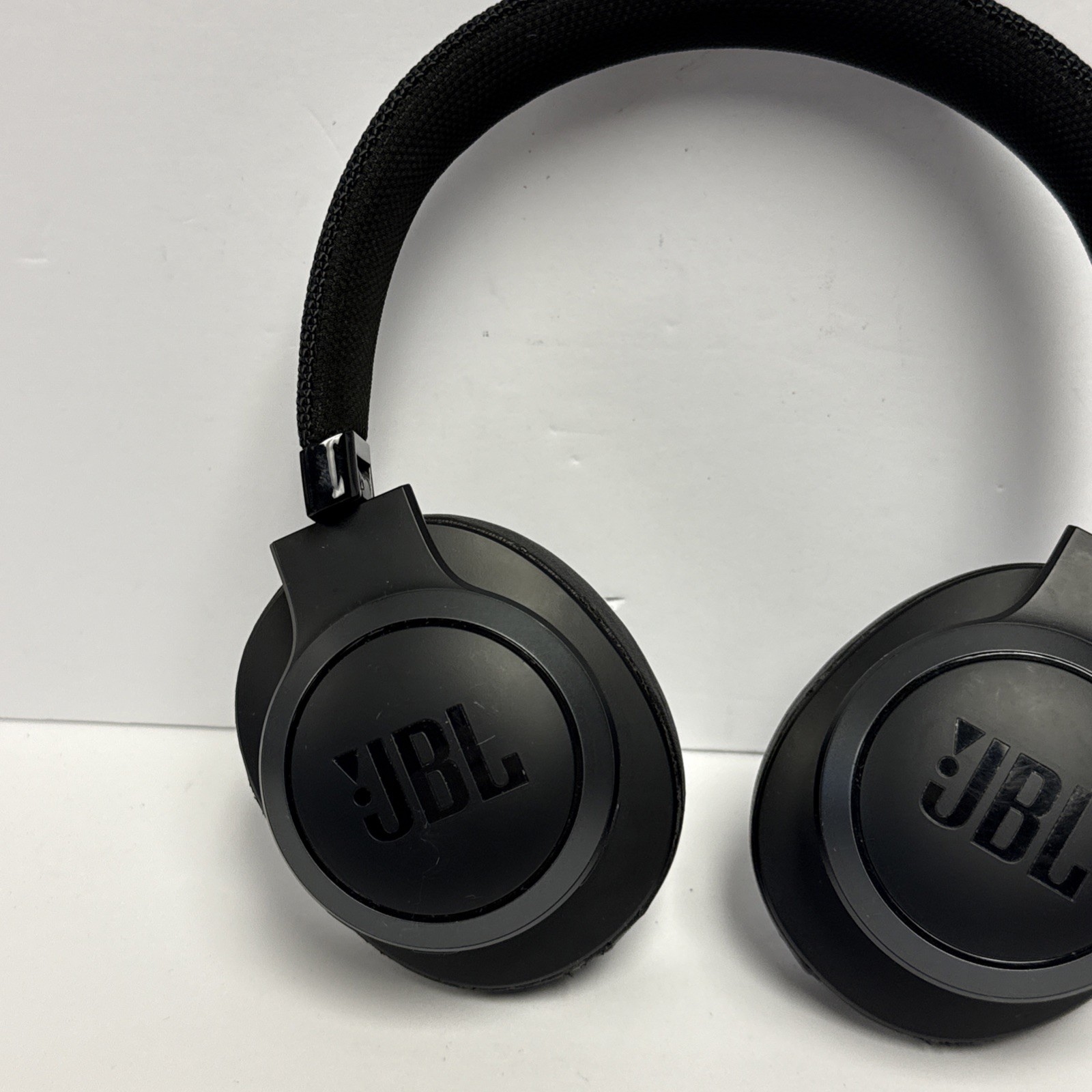 JBL Live 500BT Over-the-Ear Wireless Bluetooth Headphones (Needs Pads)