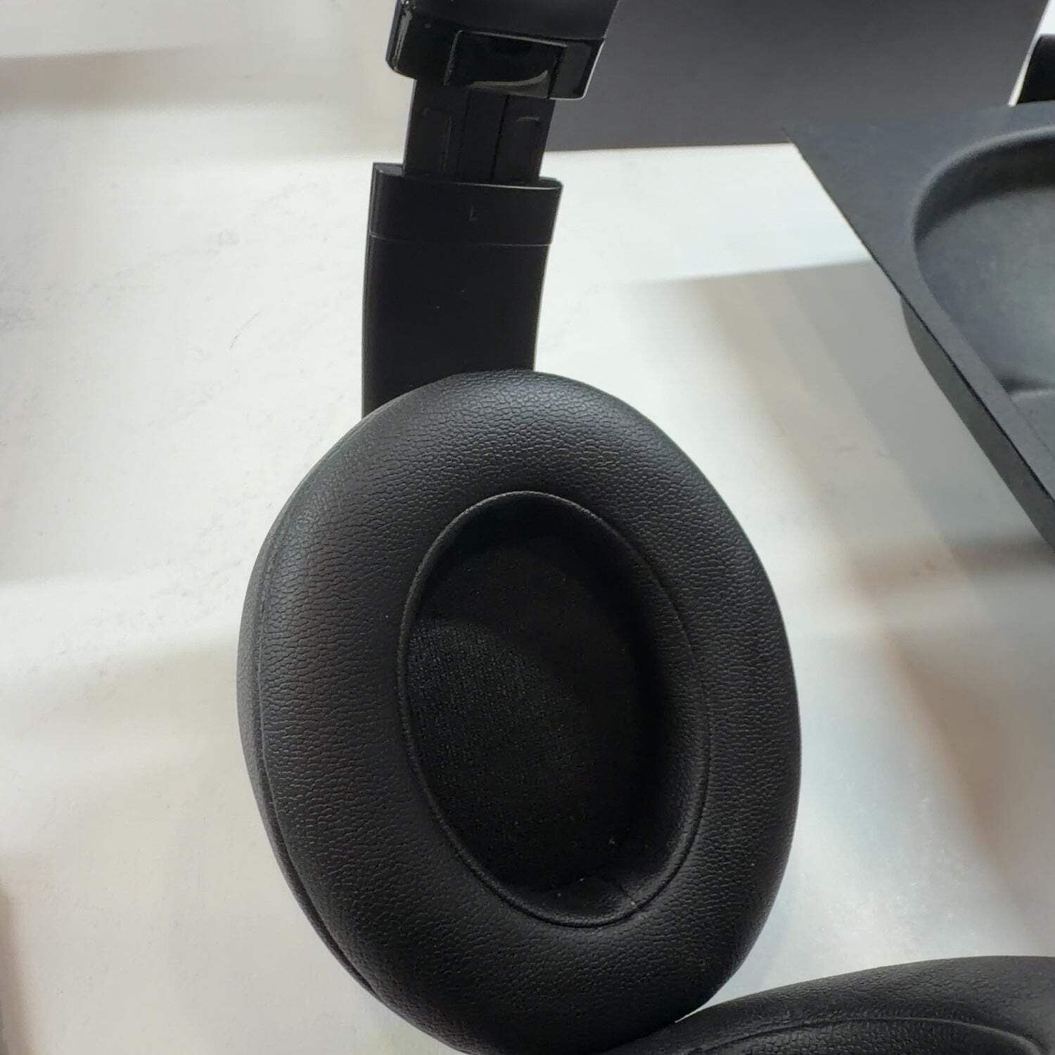 Beats Studio3 Wireless On-Ear Bluetooth Headphones Black MX3X2LL/A