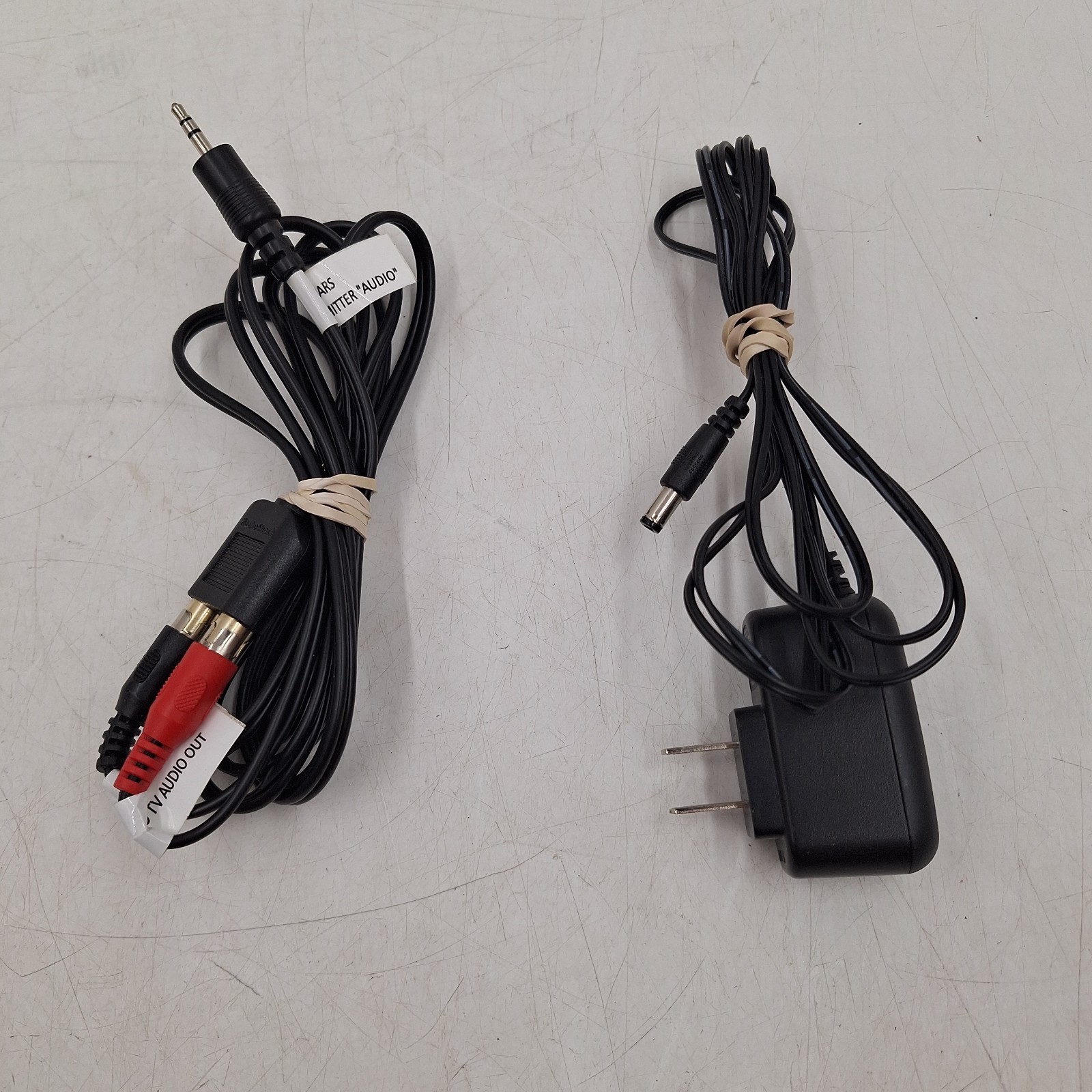 TV EARS 5.0 No. 21502F Complete With Charger and Cables