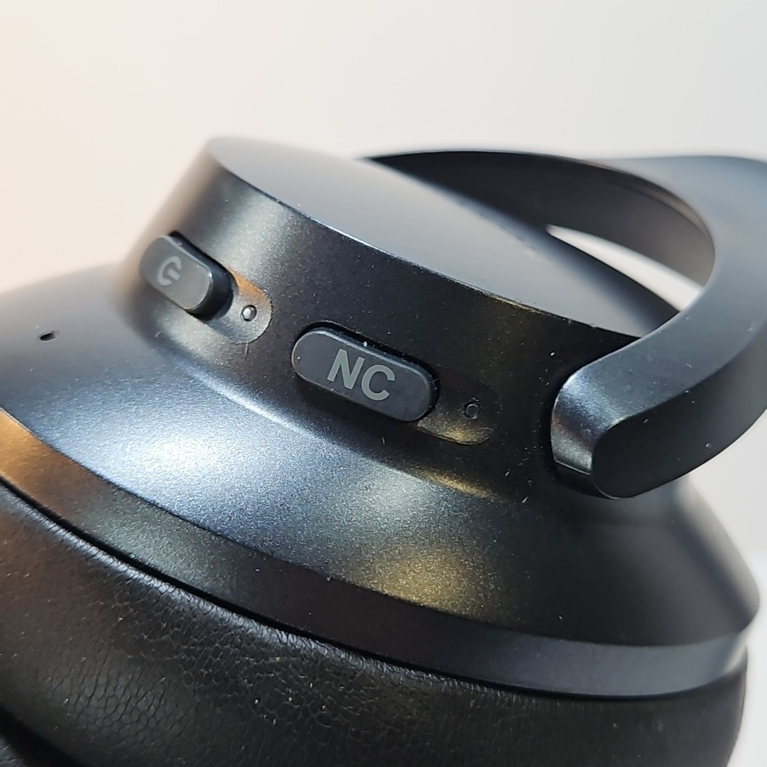 Soundcore Life Q20 – Hybrid Active Noise Cancelling Headphones