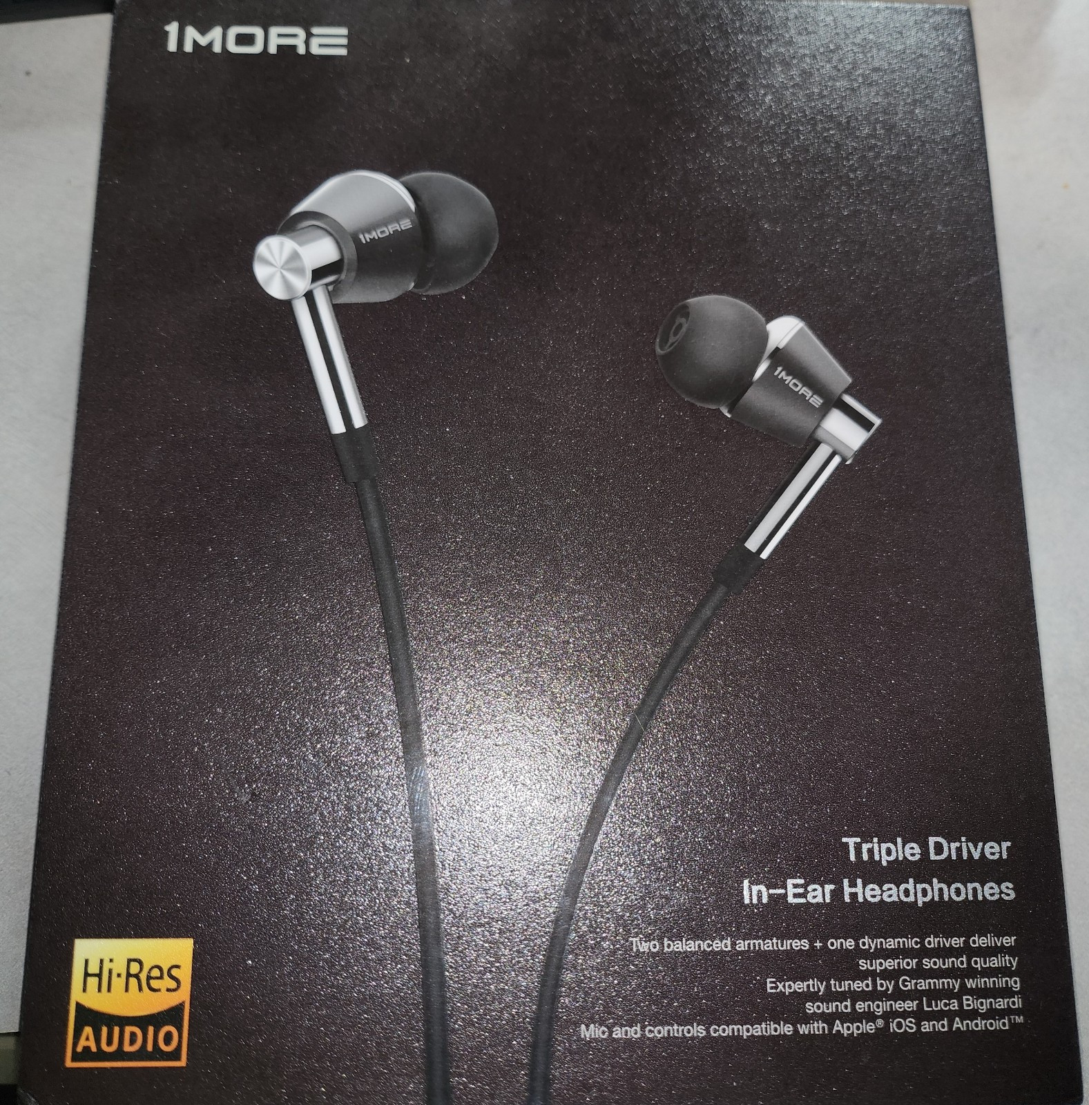 1MORE Triple Driver Wired In-Ear Headphones – Silver