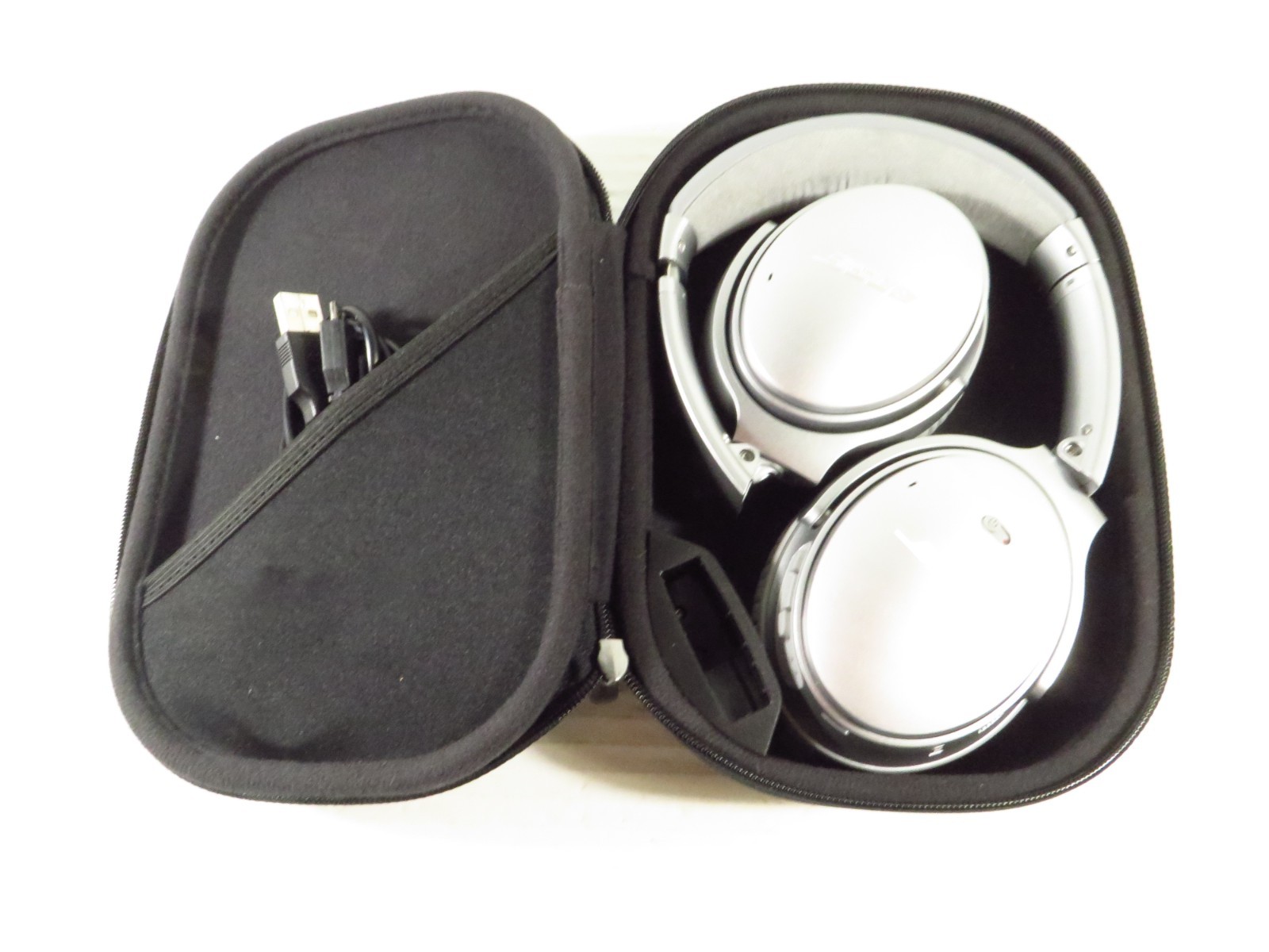 Bose QuietComfort 35 QC35 Noise Cancelling Headphones w/ Case, Silver