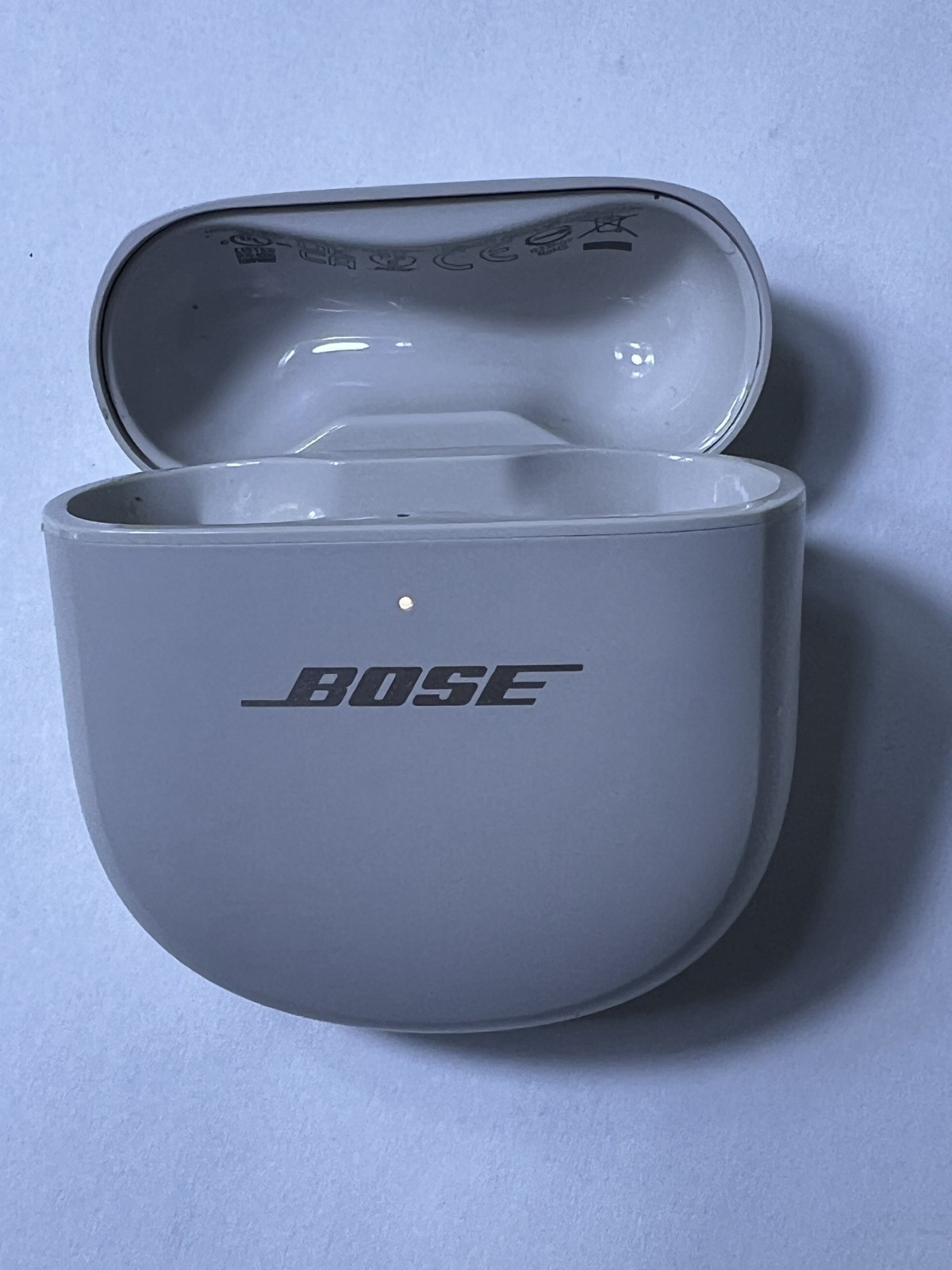 Bose QuietComfort Ultra Wireless Earbuds CHARGING CASE 0NLY – 441408 White Smoke