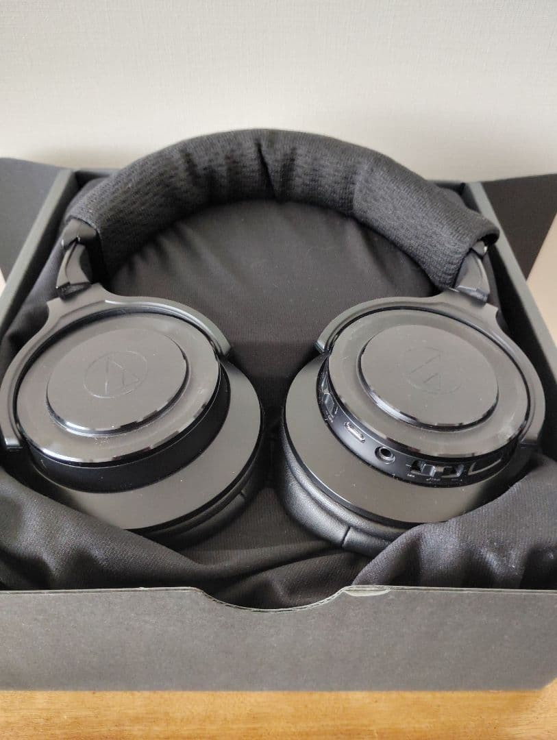 Audio Technica ATH-WS990BT Solid Bass Wireless Headphone Black Japan Used