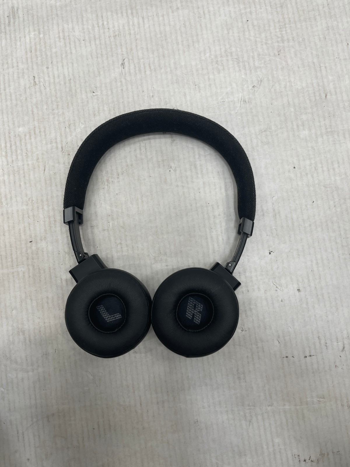 JBL Live 675NC Wireless On-Ear Headphones Adaptive Noise Cancelling by Harman