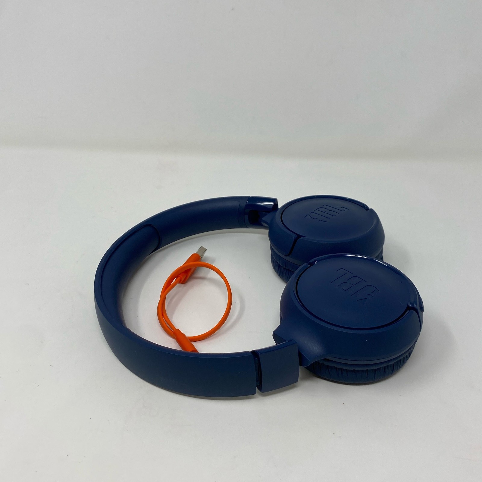 JBL Tune 520BT Bluetooth On-Ear Headphones – Blue