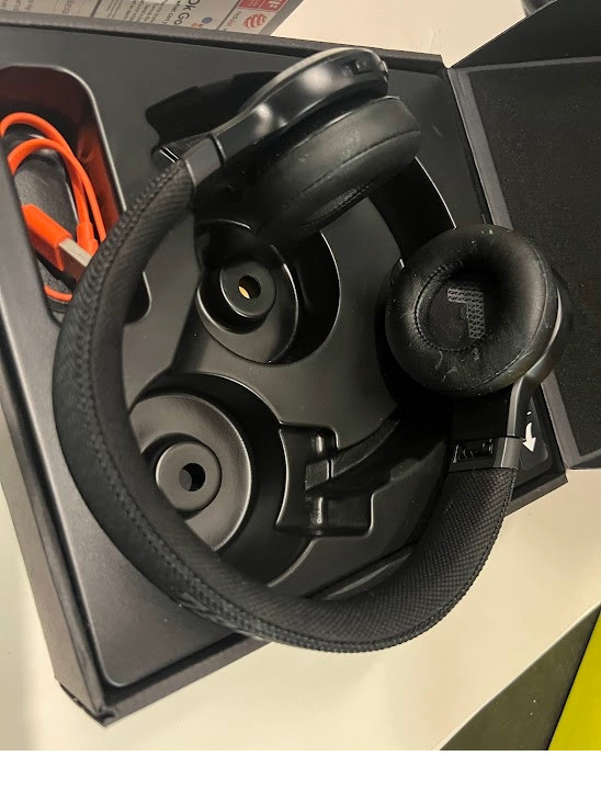 JBL Live 460NC Wireless On the Ear Noise-Canceling Headphones – Black