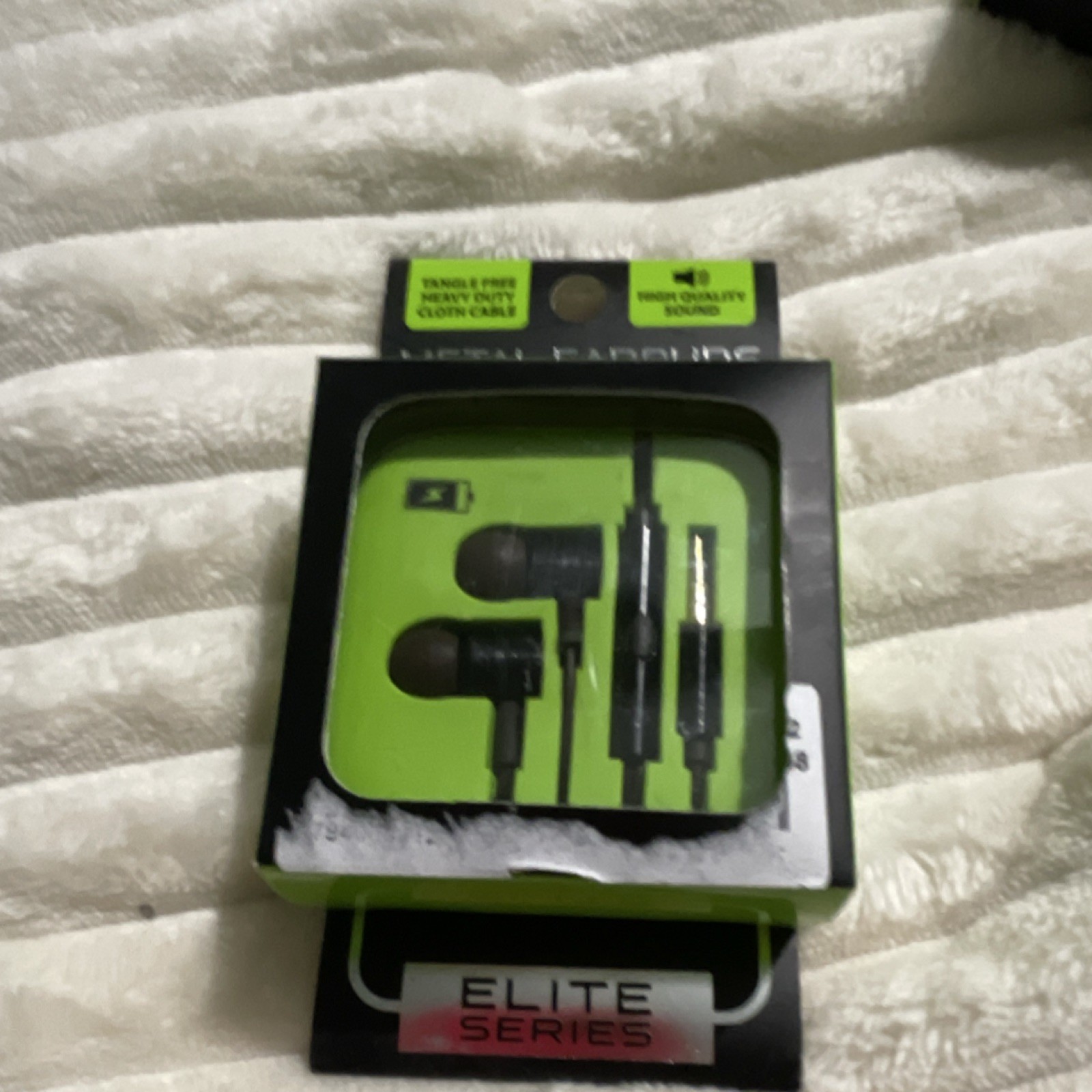 Gadget Gear Elite Series Metal In-Ear Earbuds Black Mic Tangle Free Cord 3.5mm