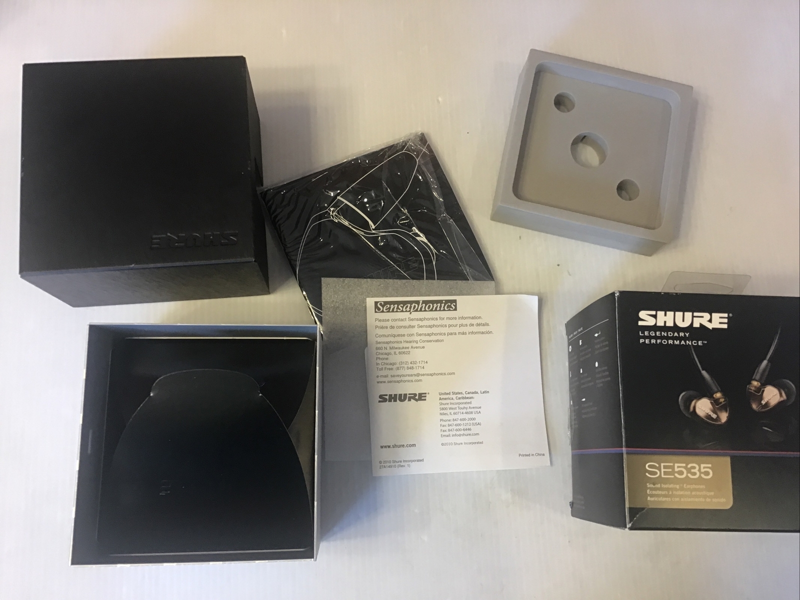 Shure SE535-V Triple Driver High Definition Earphones Box & Adapt It Kit Only