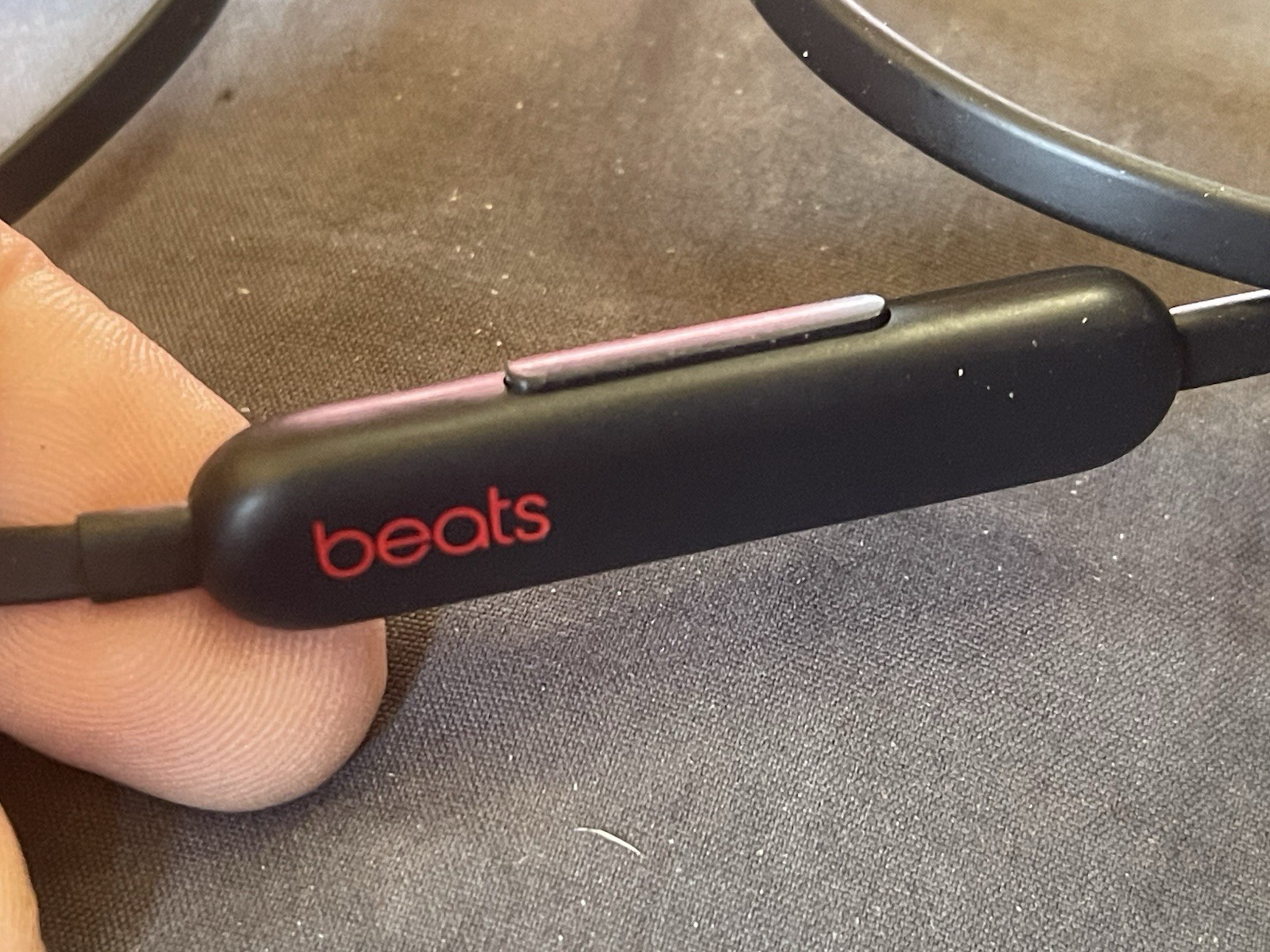 Beats Flex Wireless Earphones Magnetic Earbuds with Built-In Microphone, Black