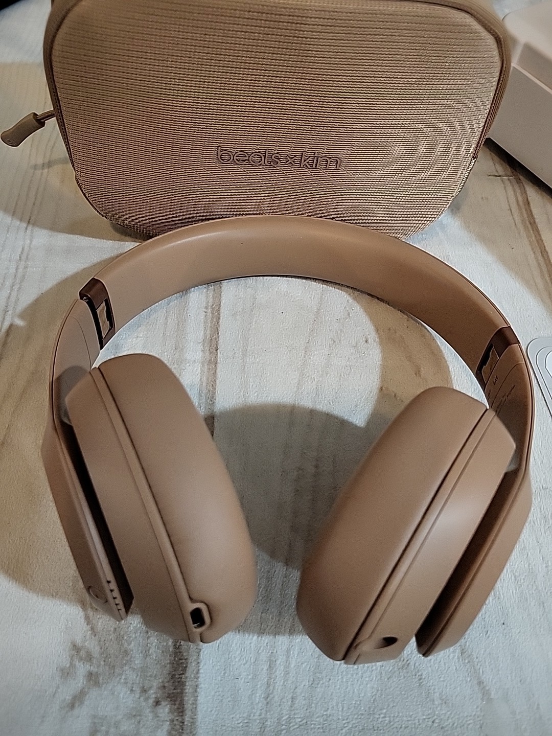 Beats Studio Pro Wireless Headphones Beats x Kim Dune Tan A2924 w/ Case