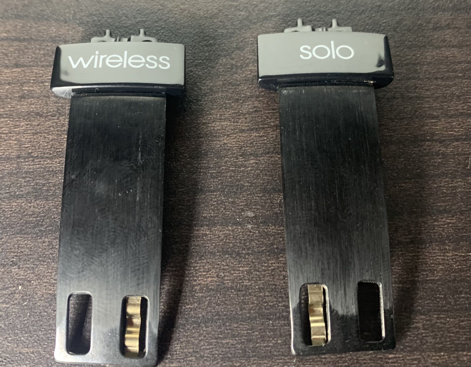 beats solo 3 gloss black hinges