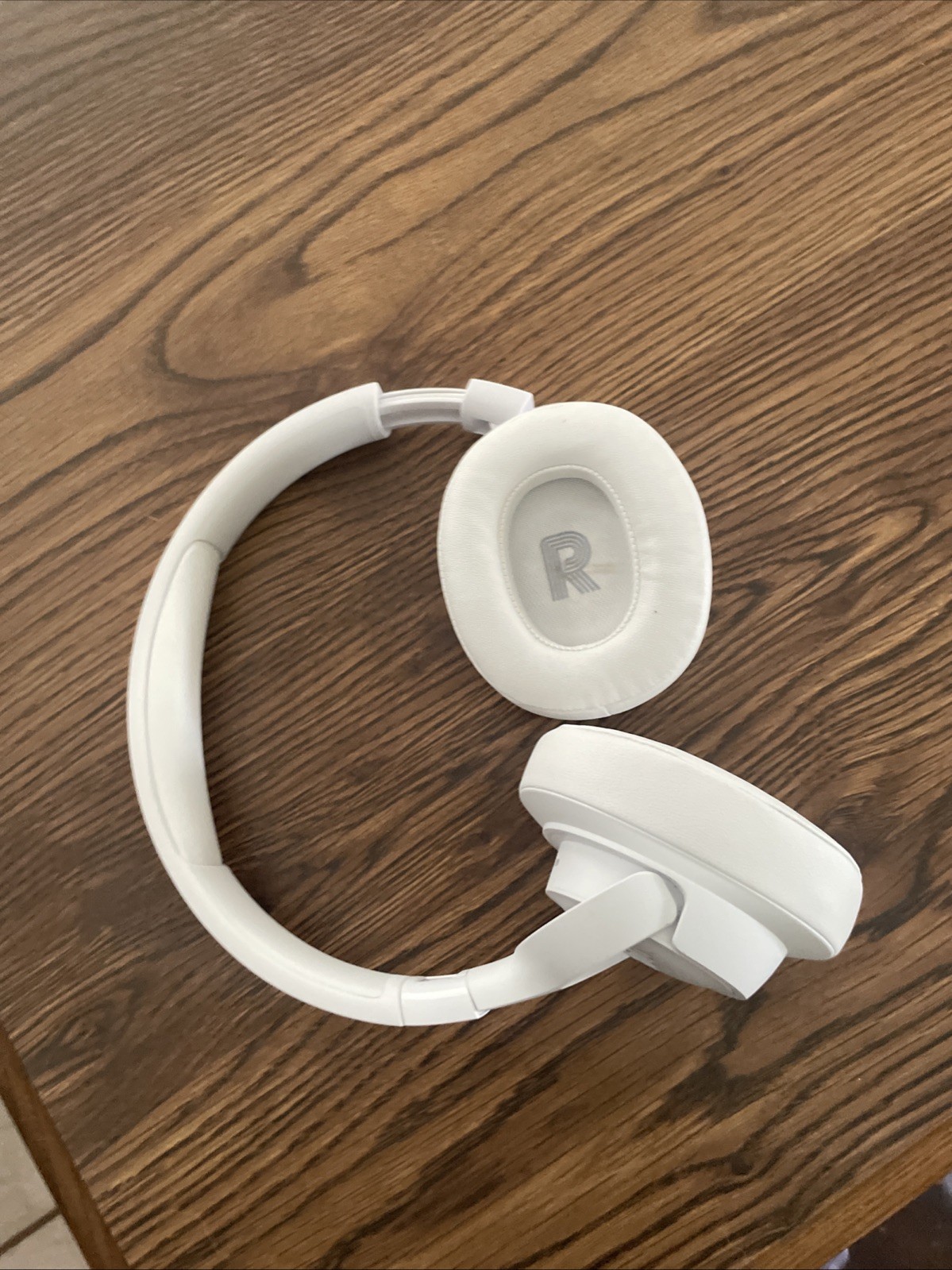 JBL Tune 770NC Over-ear Wireless Headphones – White