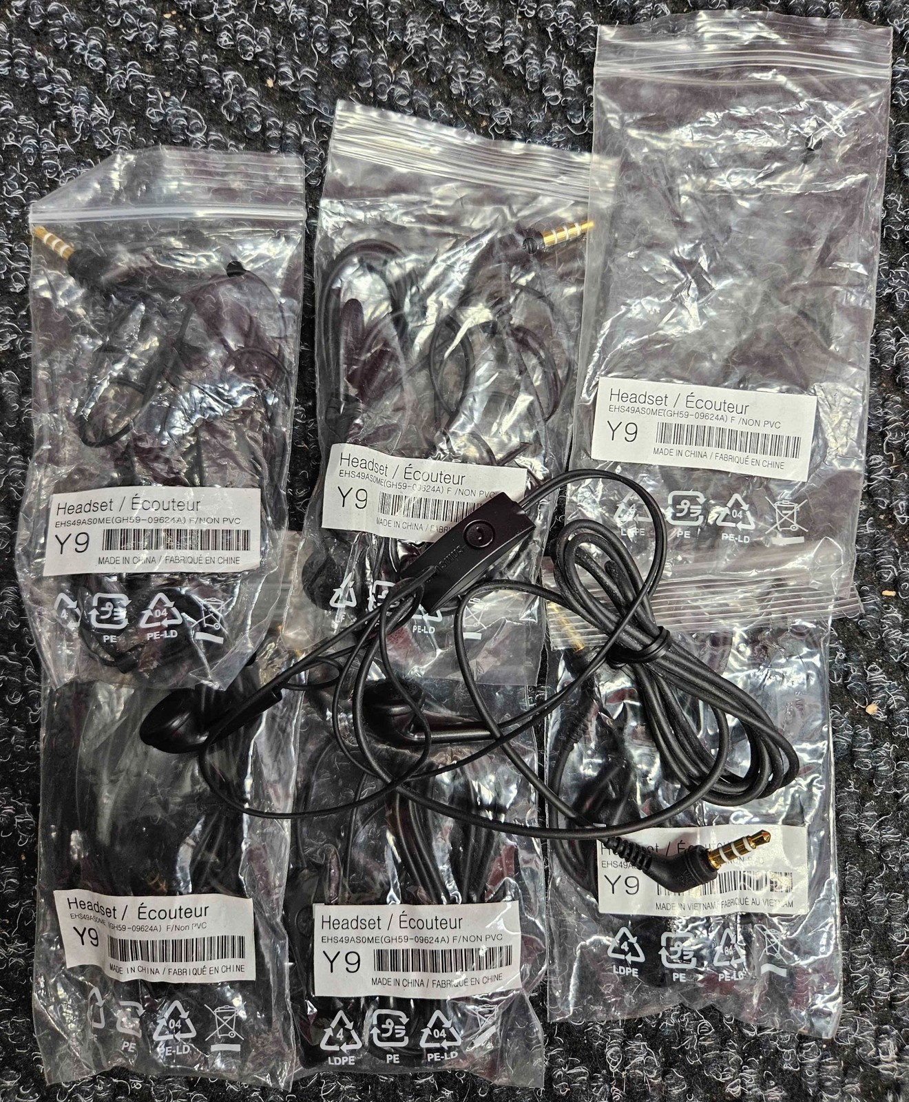LOT OF 6 x Original Samsubg 3.5mm Stereo Headset Buds Headphones, EHS49ASOME NEW