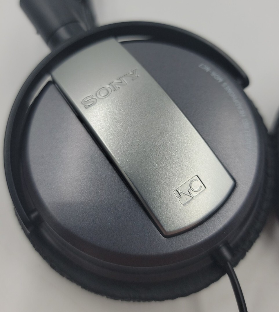 Sony MDR-NC7 Noise Canceling Headphones W/ Manual, Airplane Adapter, Sony Pouch