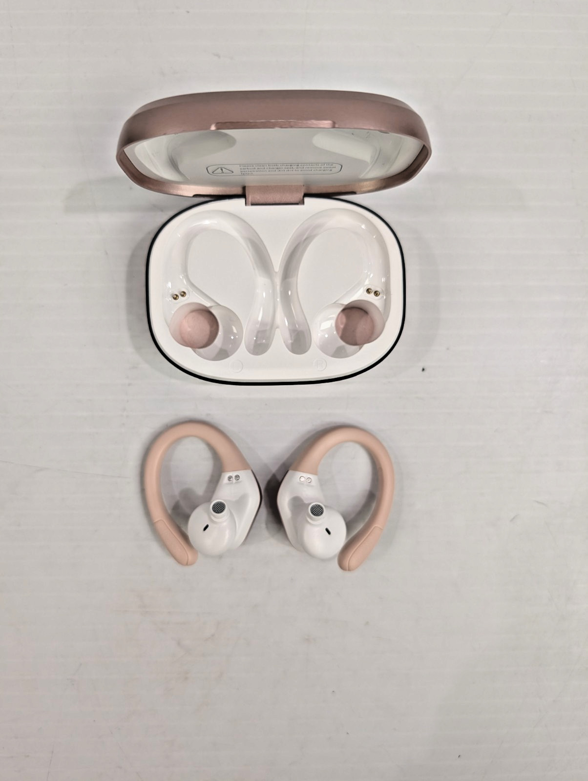 (B2770) Catitru bx17 Headphones (in case with usb)