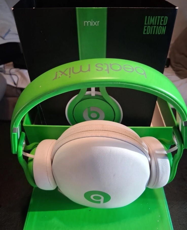 Beats Mixr Headphones – Neon Green LIMITED EDITION Genuine with Original Box