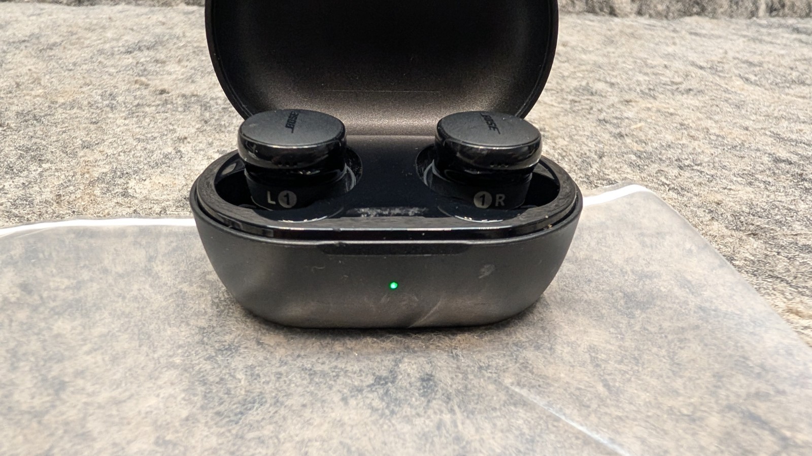 Bose QuietComfort Earbuds Black Bluetooth Wireless Built-In Mic USB-C Case