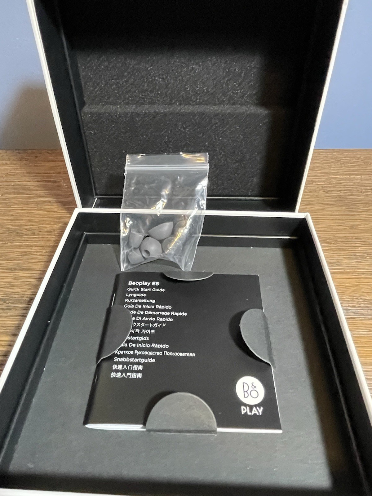 Bang & Olufsen Beoplay E8 B&O True Wireless Earphones Charcoal Sand PN: 1644126