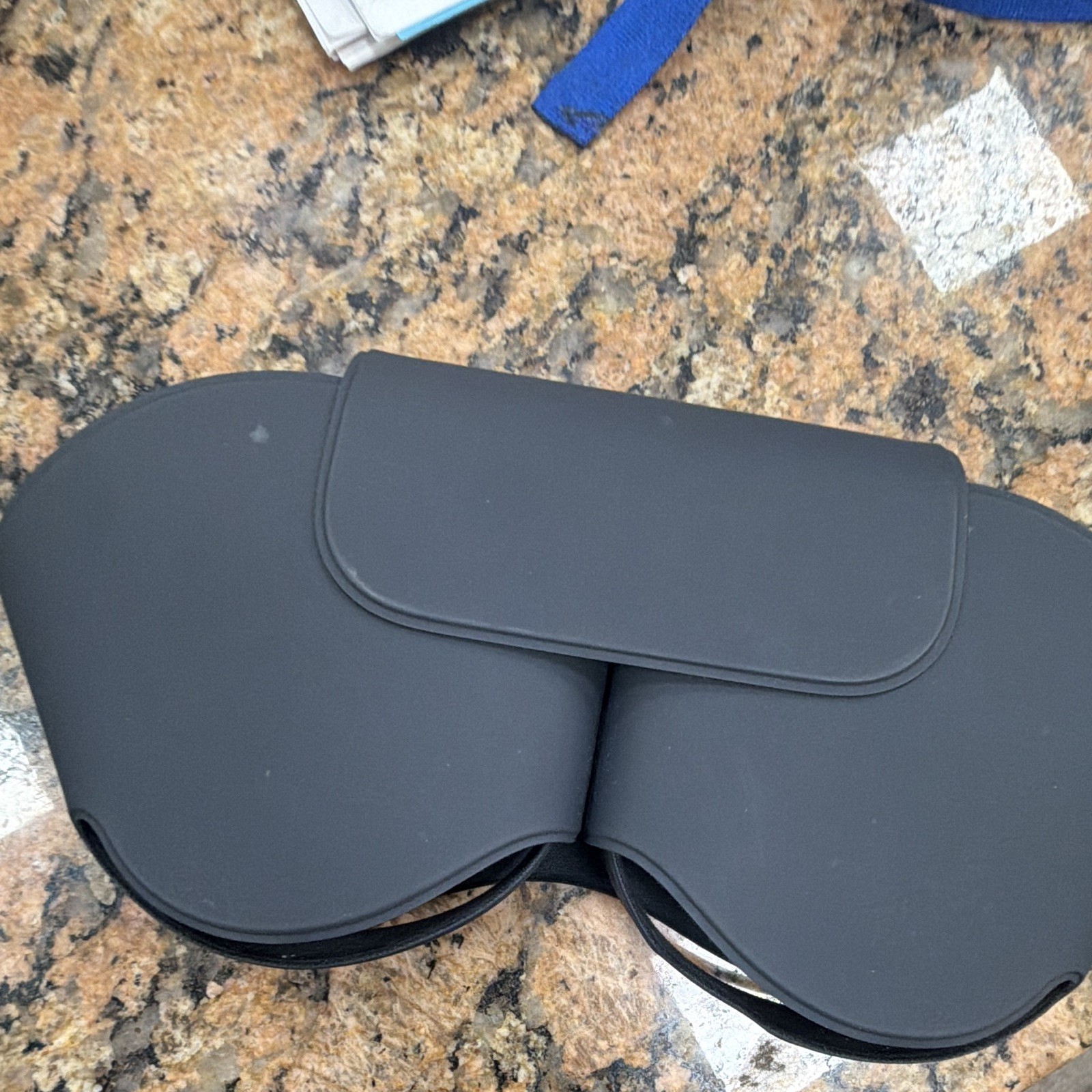 Apple AirPods Max Bluetooth Over-Ear Headphones Black/Gray w/ Case