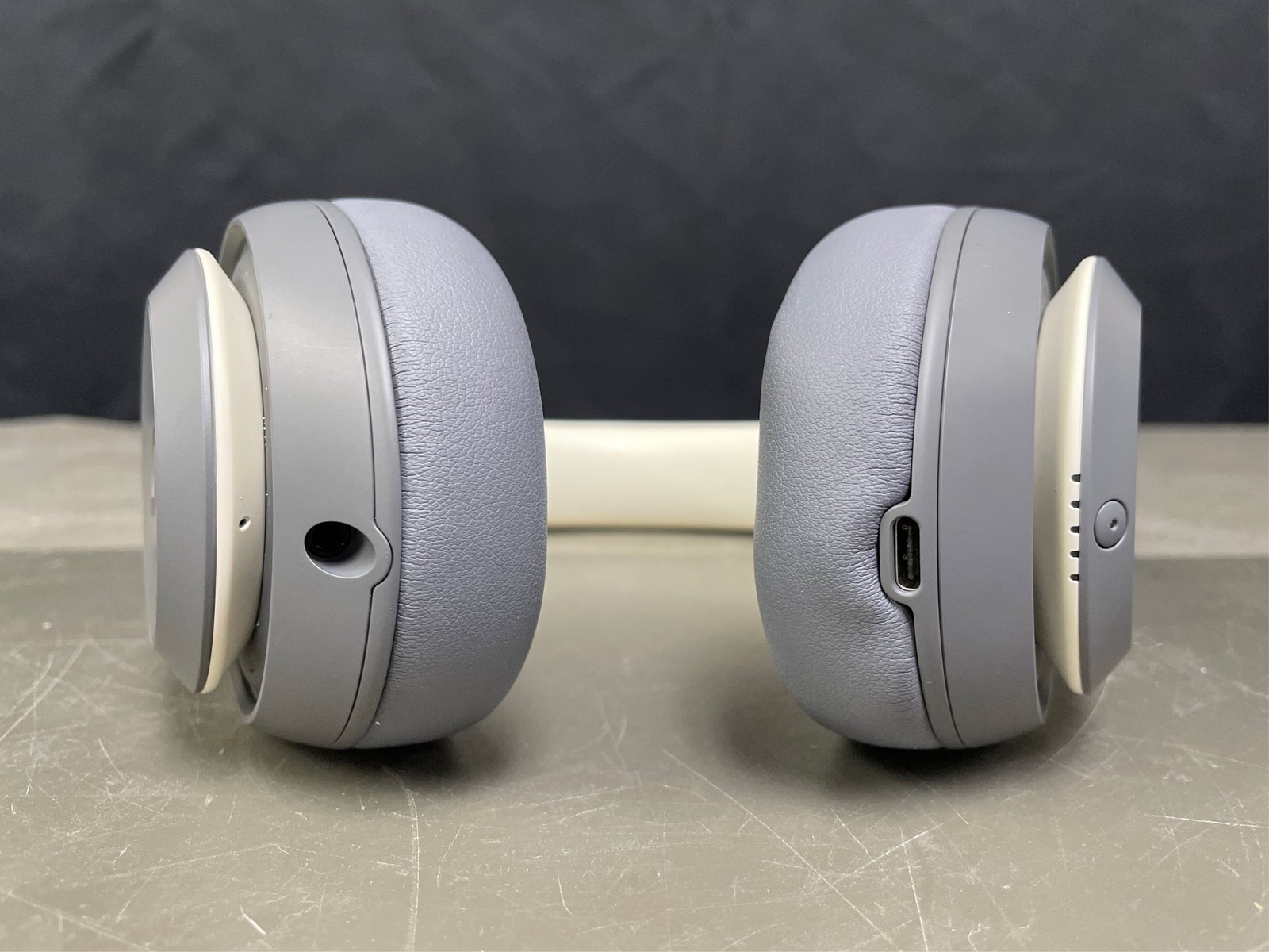 Beats Studio Pro – Premium Wireless Over-Ear Headphones 2