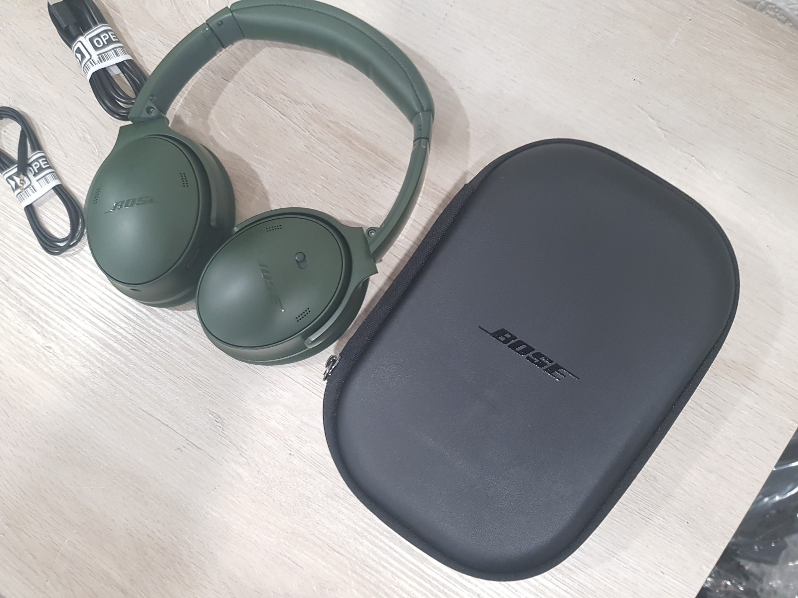 Bose QuietComfort Wireless Noise Cancelling Headphones – Green (Excellent)
