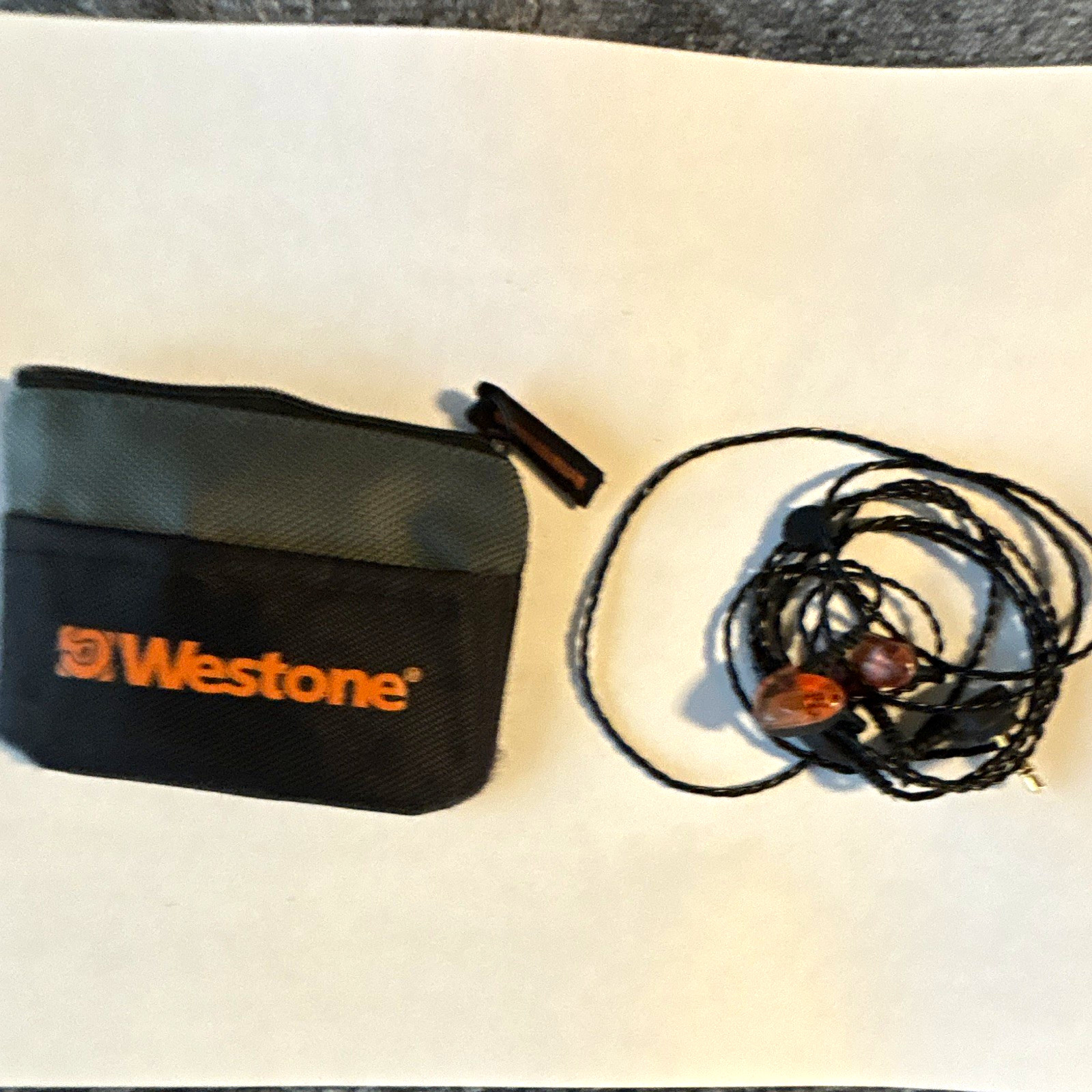 UM 1 – Westone Wired In-Ear Earbuds Black/Amber 3.5mm 1.2m tips