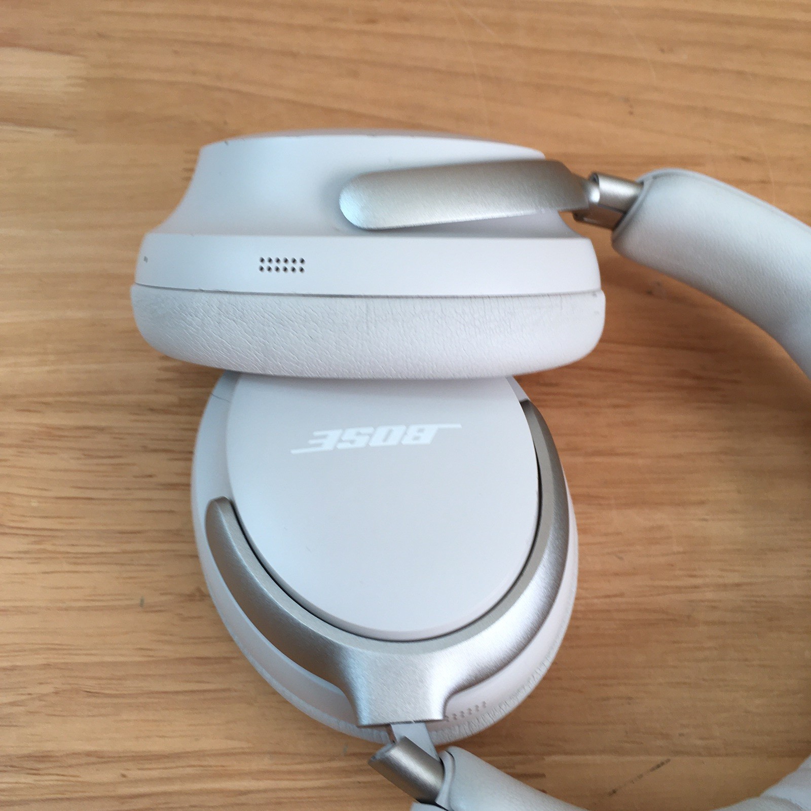 Bose QuietComfort Ultra Wireless Noise Cancelling Headphones – White Smoke