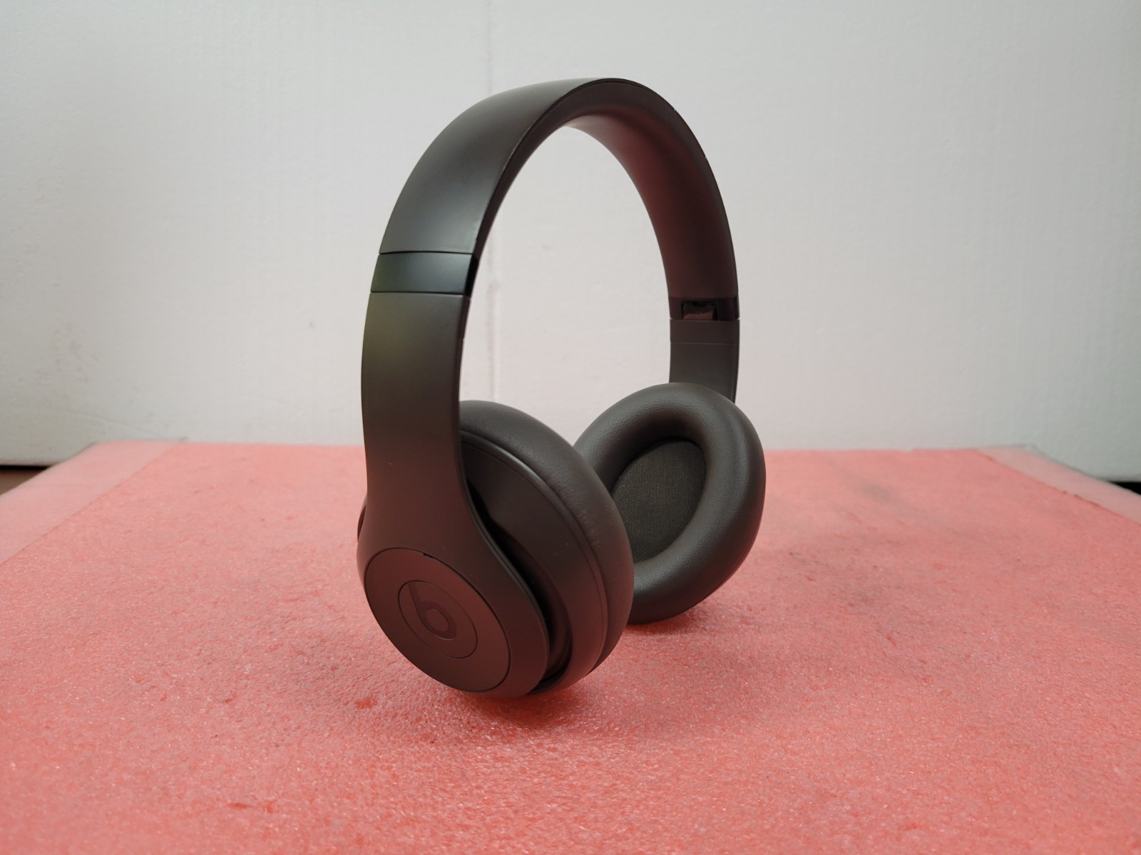 Beats Studio Pro Brown Wireless Bluetooth Headphones A2924 | O405