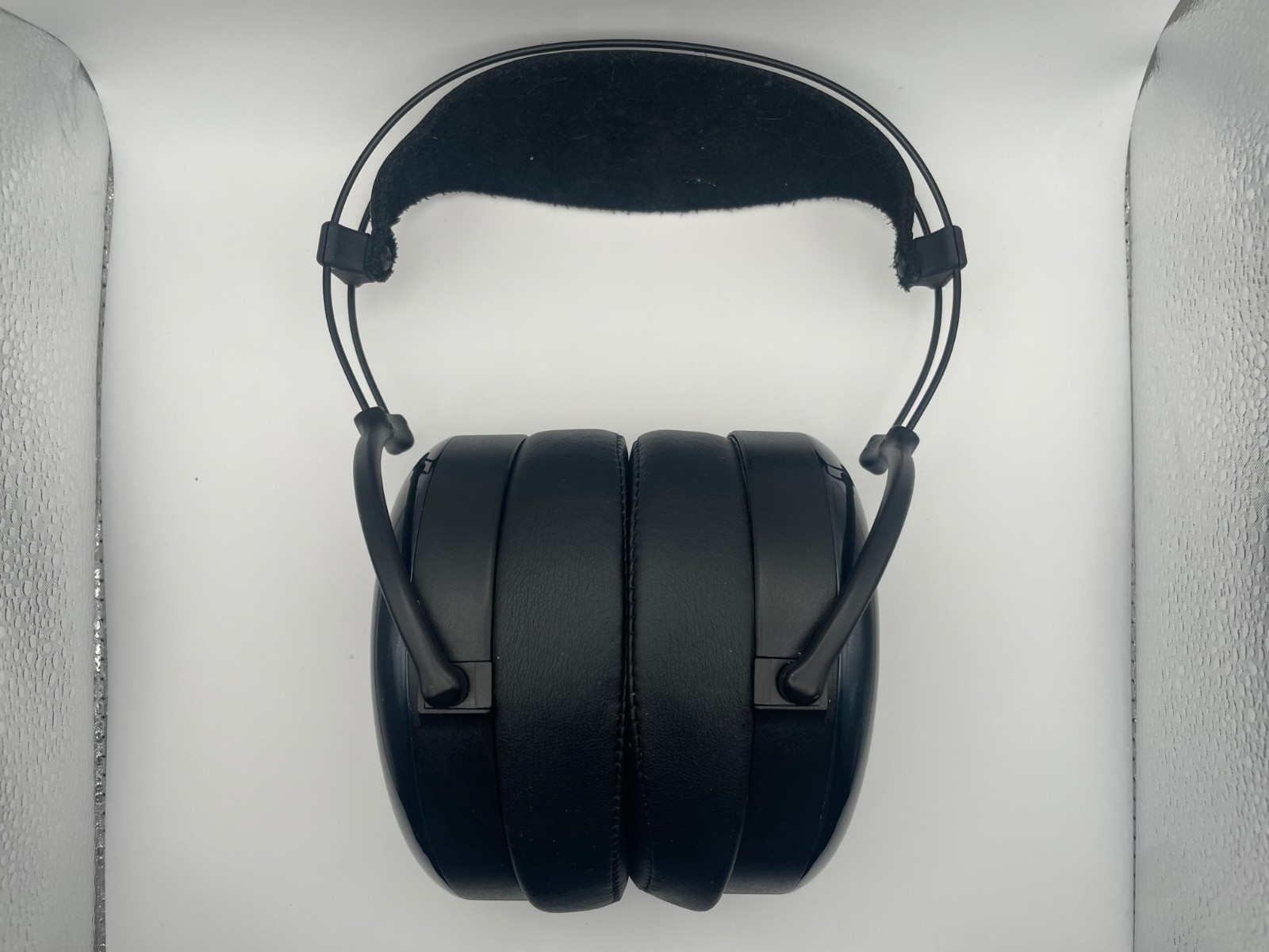 Mr.Speakers Dan Clark Aeon Flow Closed Back Headphones Black w/Box Used